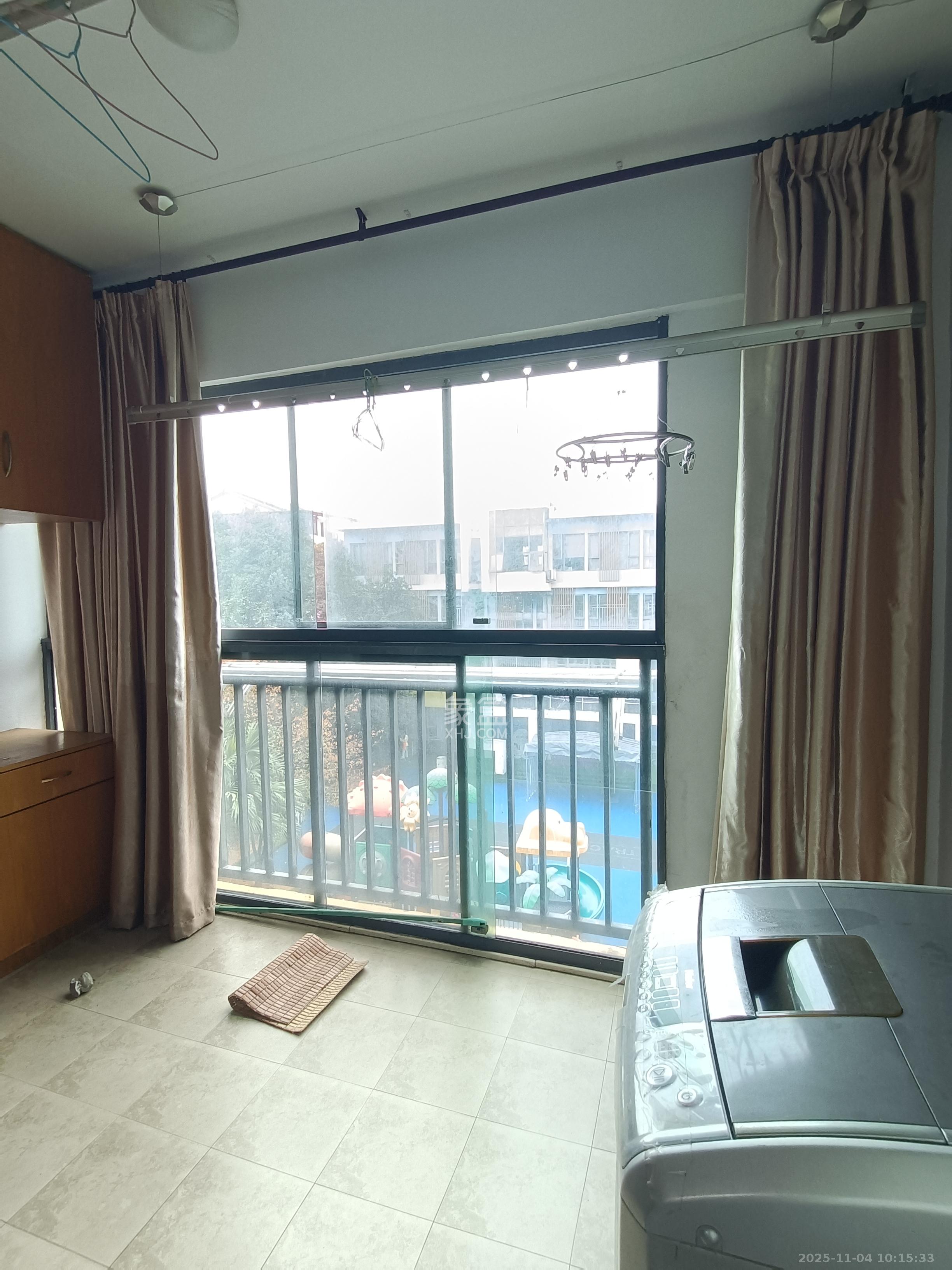 卓越蔚蓝海岸一期  2室2厅1卫    2100.0元/月室内图