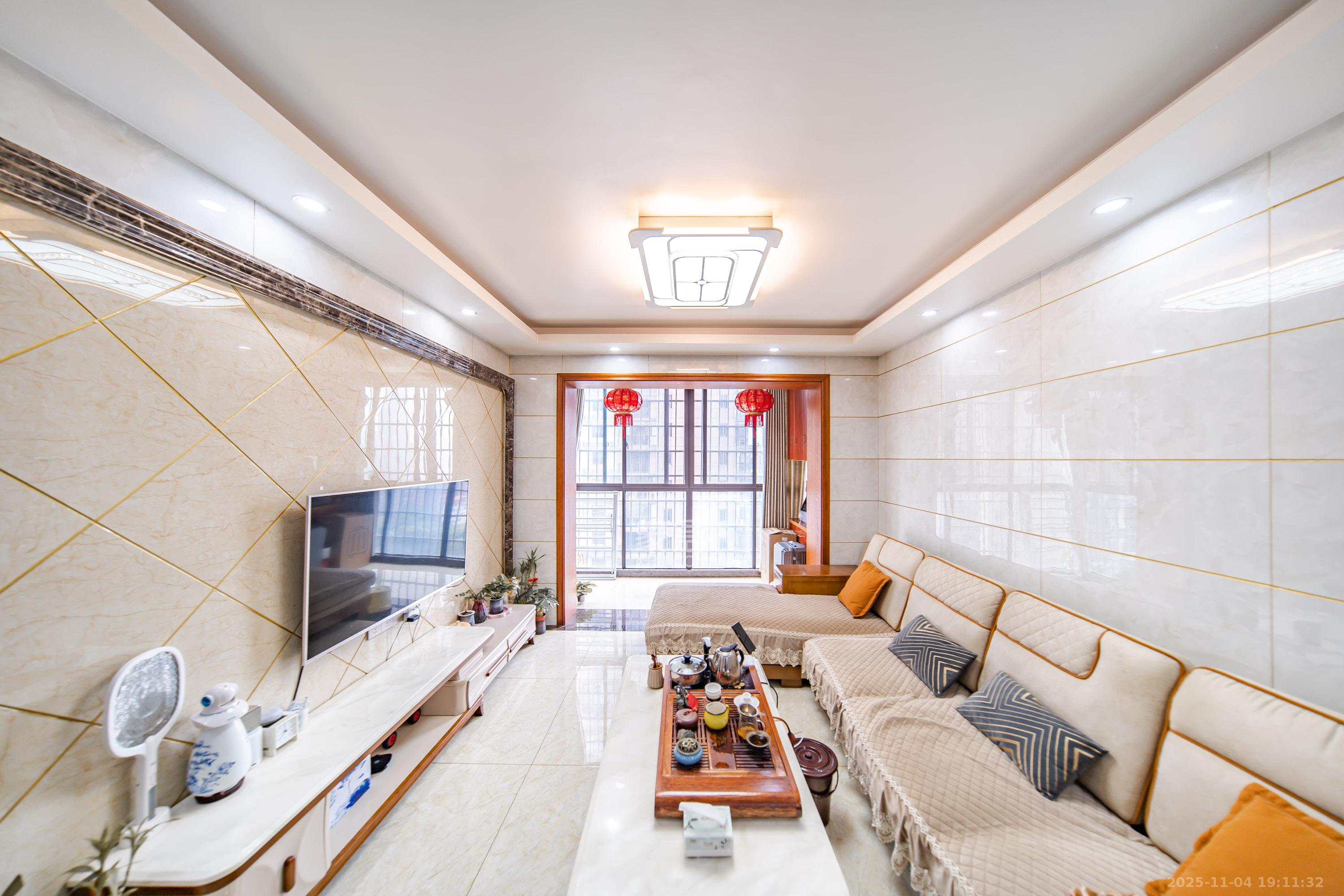 福泽园 2室1厅1卫 70.0万 福泽园 2室1厅1卫 70.0万客厅