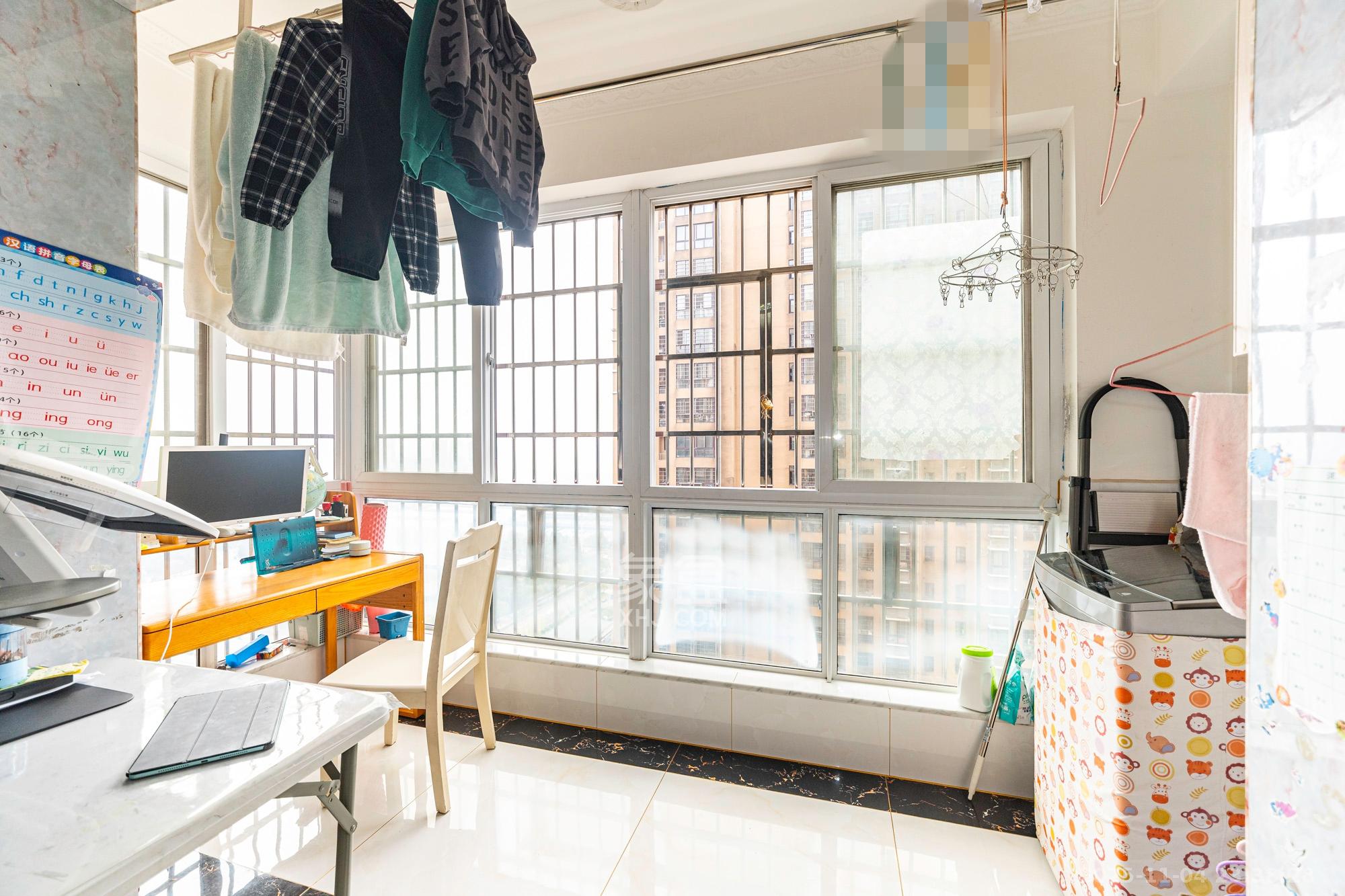 楚天世纪城西苑 3室2厅1卫 68.8万 楚天世纪城西苑 3室2厅1卫 68.8万阳台