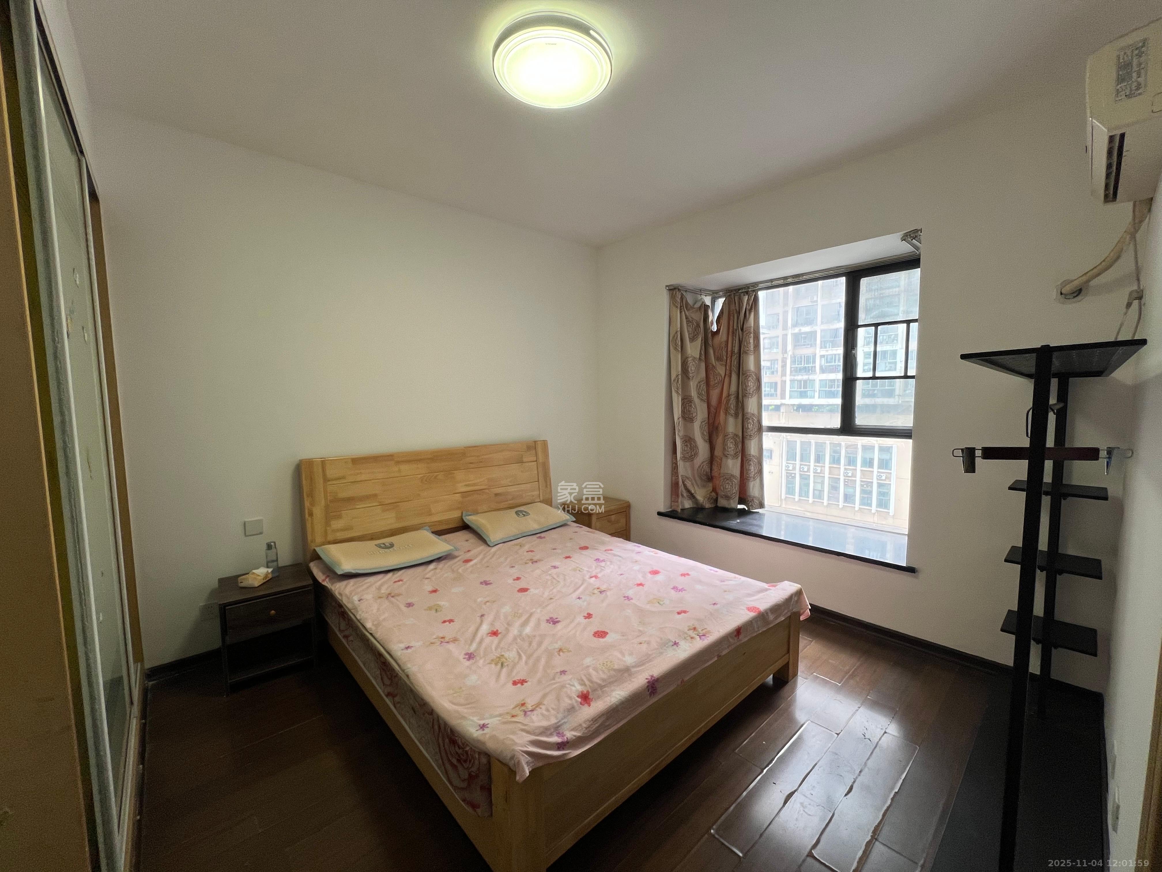 银港水晶城 3室2厅2卫 2600.0元/月 银港水晶城 3室2厅2卫 2600.0元/月室内图