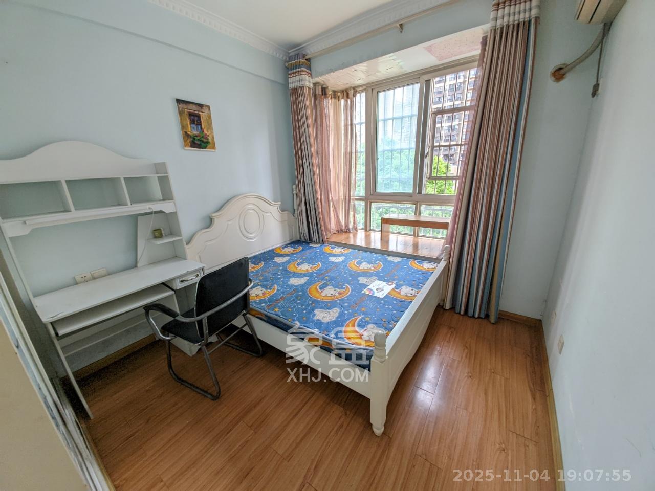 汇都公寓  3室1厅1卫    2400.0元/月室内图