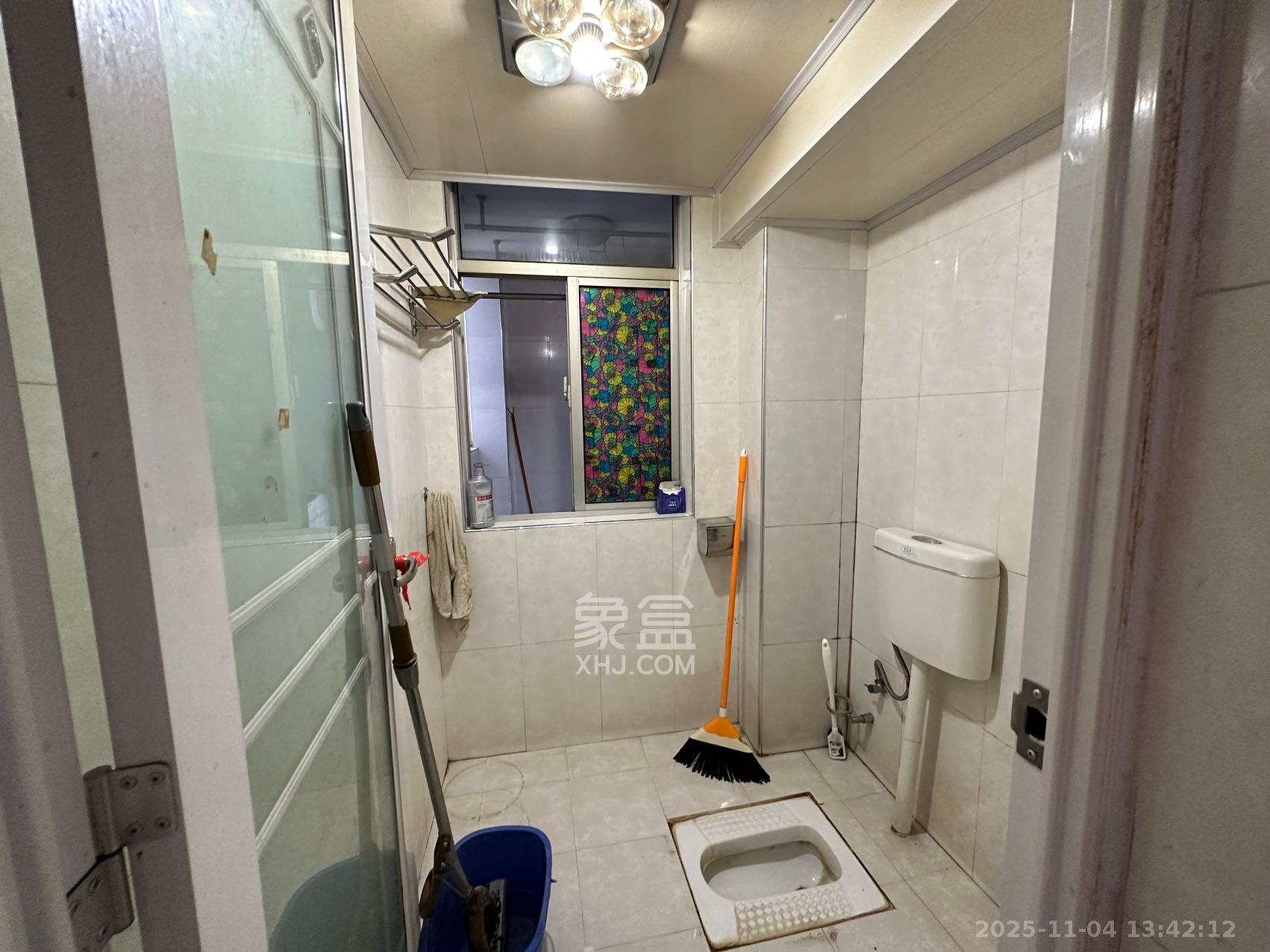 高桥现代商贸城  2室2厅1卫    2000.0元/月室内图