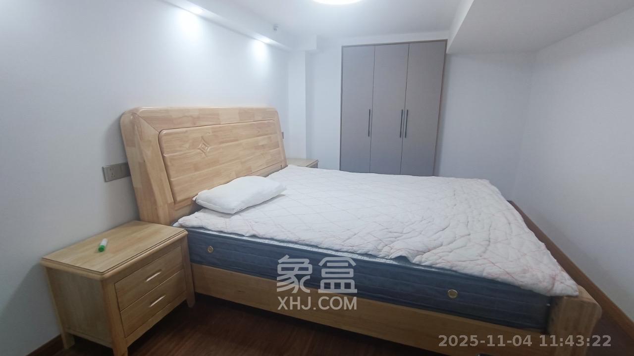 新长海D1站  1室1厅1卫    1400.0元/月