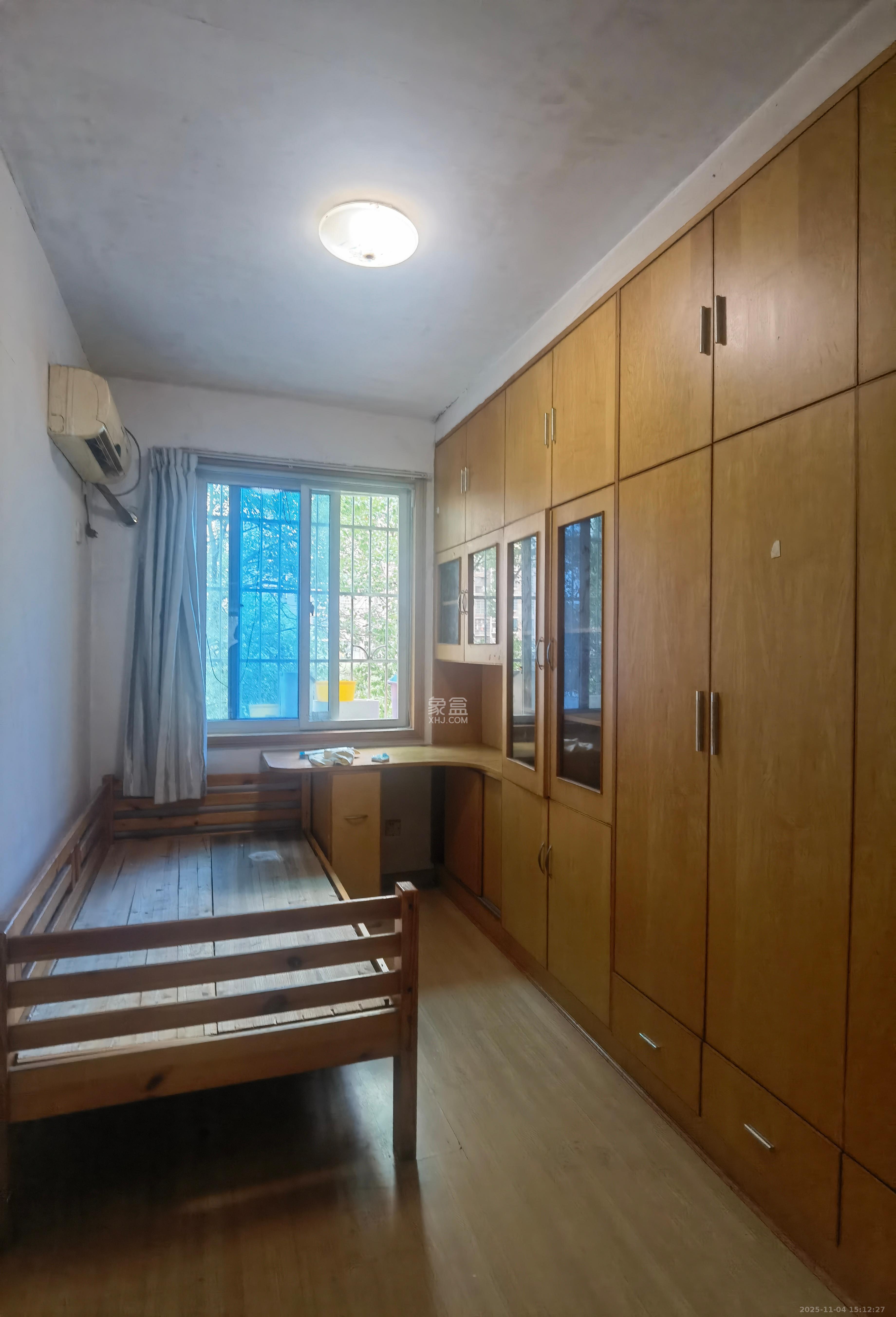 四方小区 3室1厅1卫 1900.0元/月 四方小区 3室1厅1卫 1900.0元/月室内图