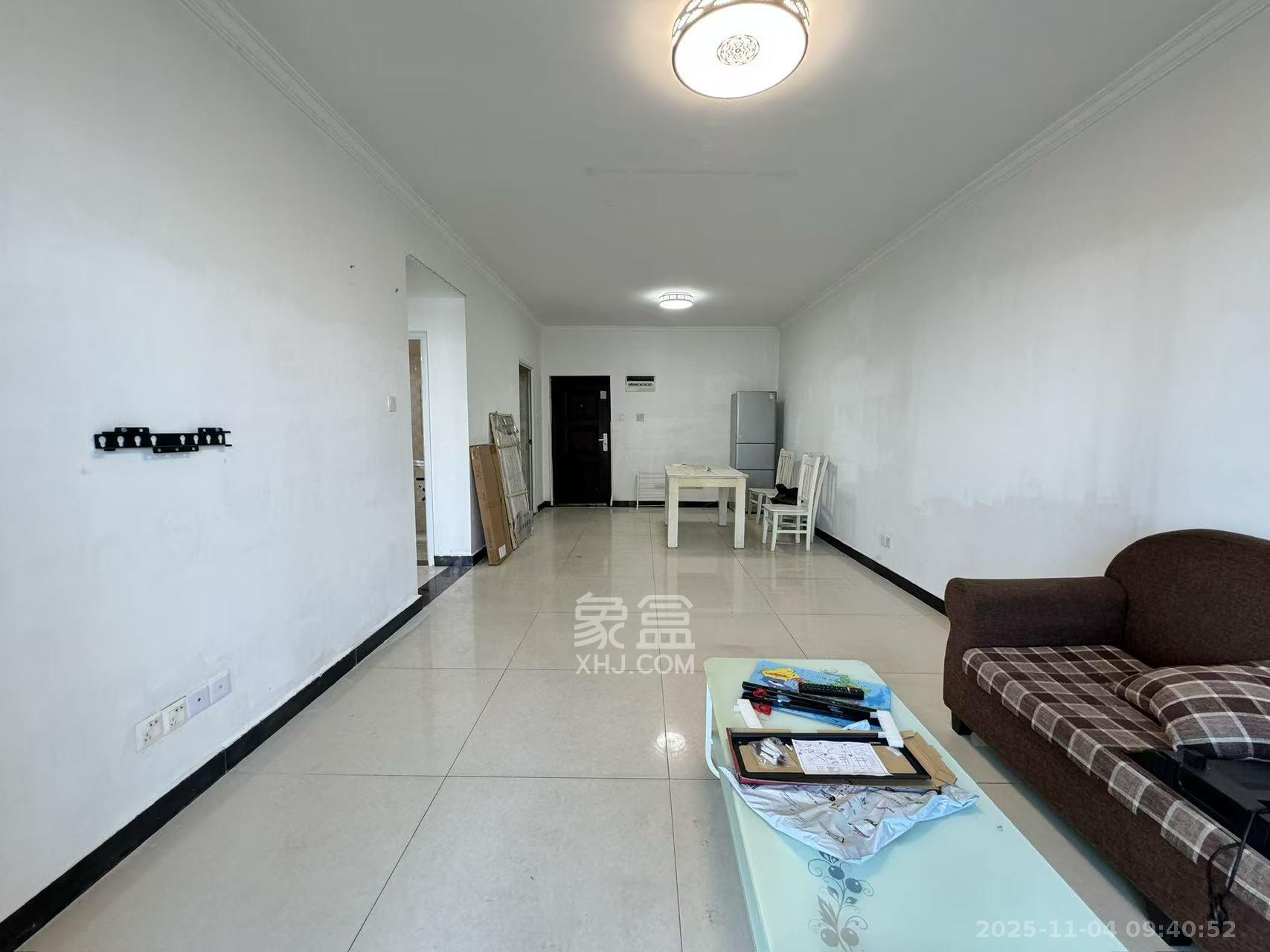 华城广场  2室1厅1卫    2500.0元/月室内图