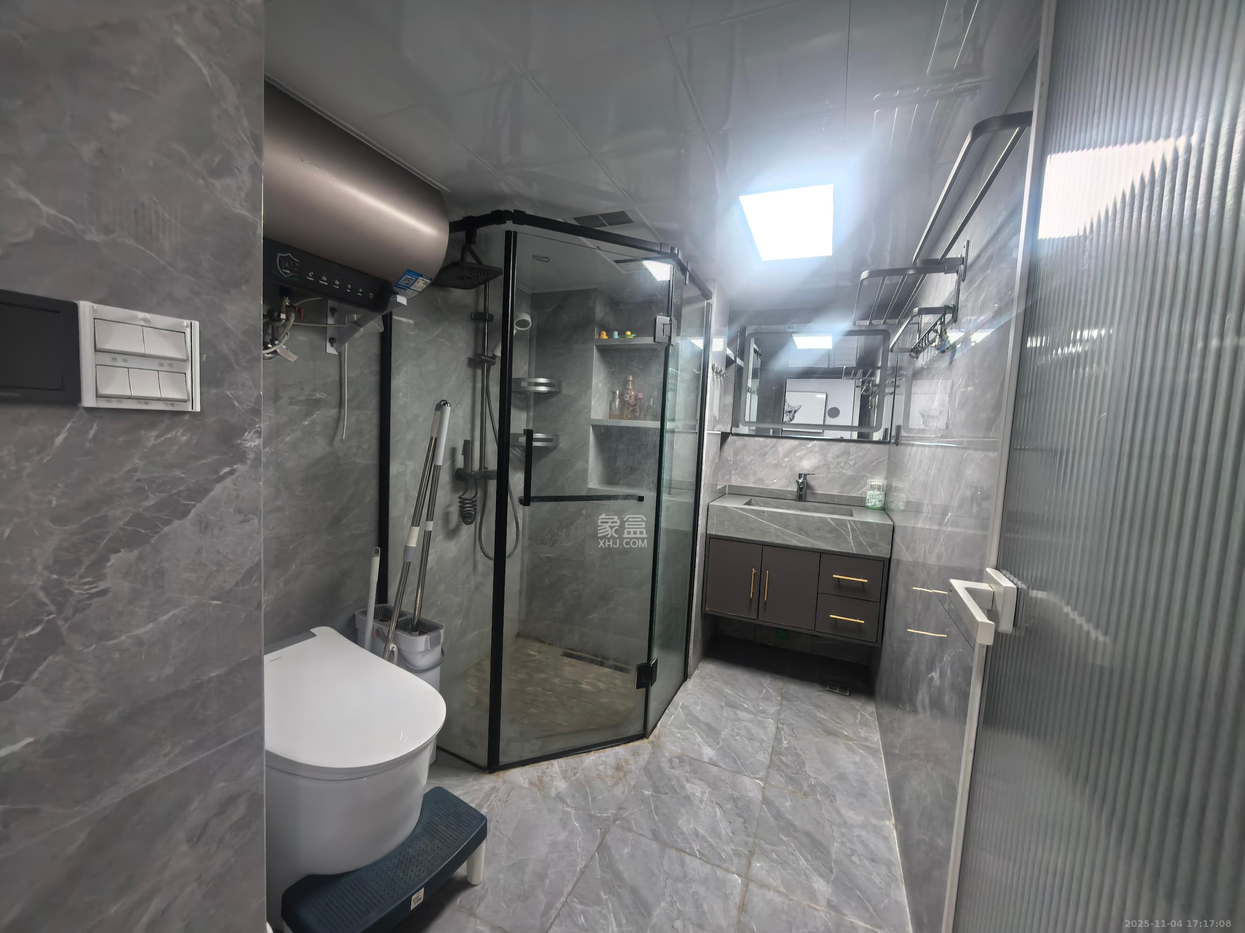 京武浪琴山三期（京武中心）  2室1厅1卫    3200.0元/月室内图