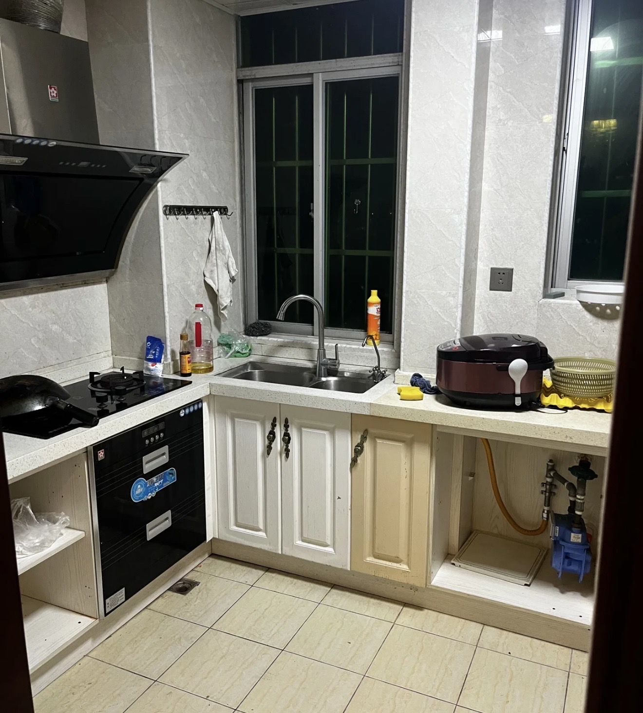 阳光巴洛克广场 3室2厅2卫 2700.0元/月 阳光巴洛克广场 3室2厅2卫 2700.0元/月室内图