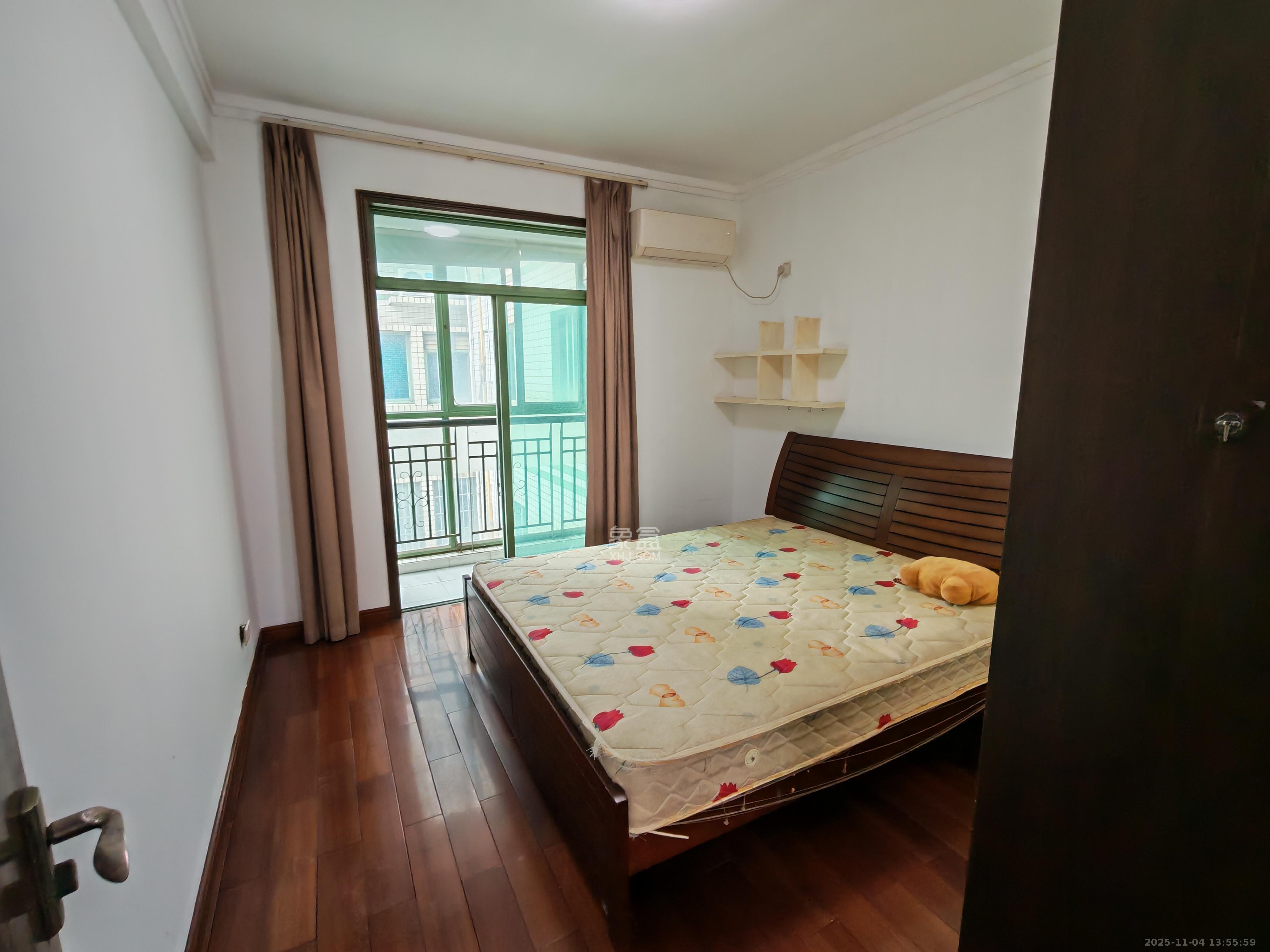 佳逸豪园  3室2厅2卫    3000.0元/月室内图