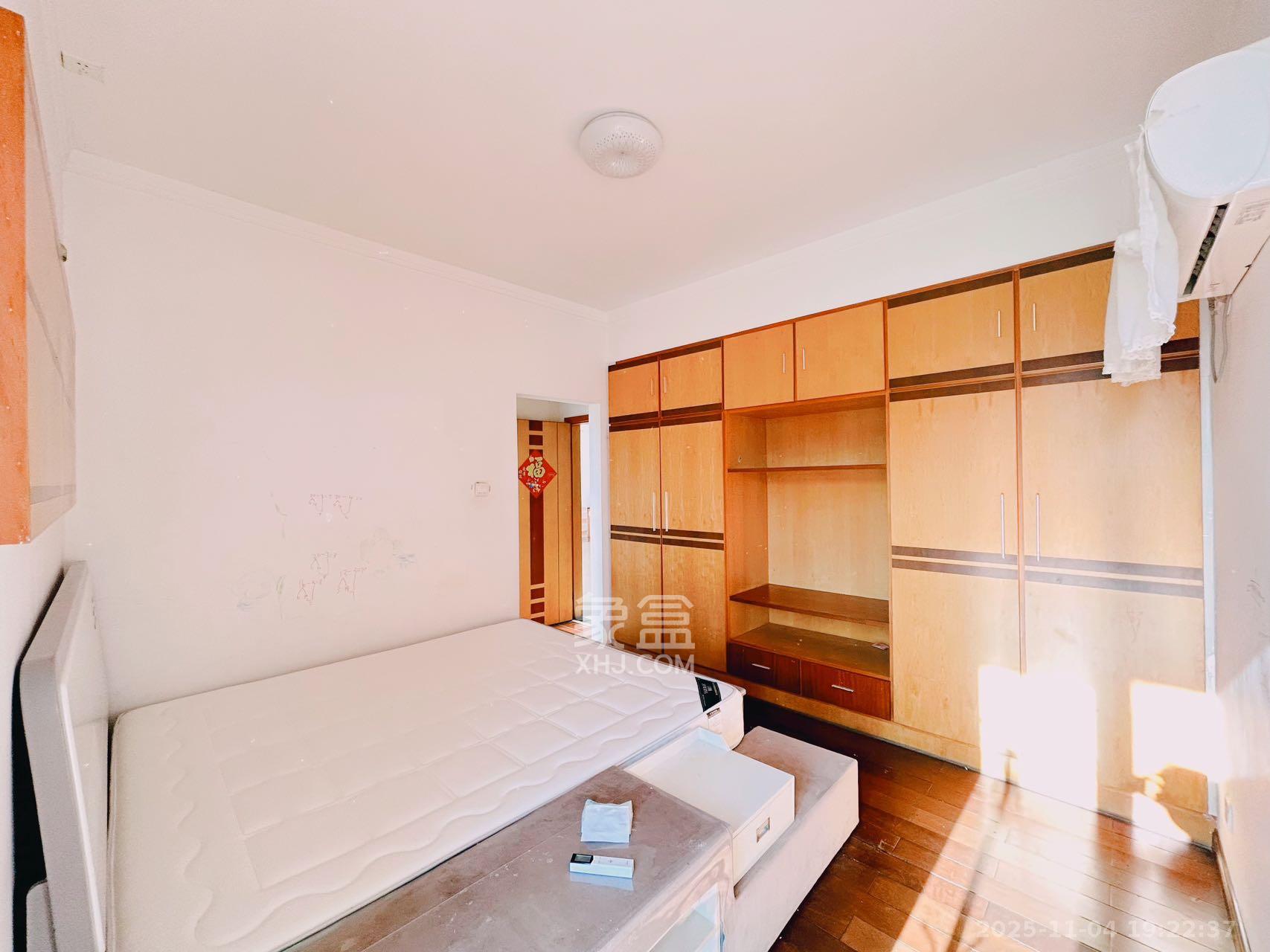 万事佳景园 1室2厅1卫 2200.0元/月 万事佳景园 1室2厅1卫 2200.0元/月室内图