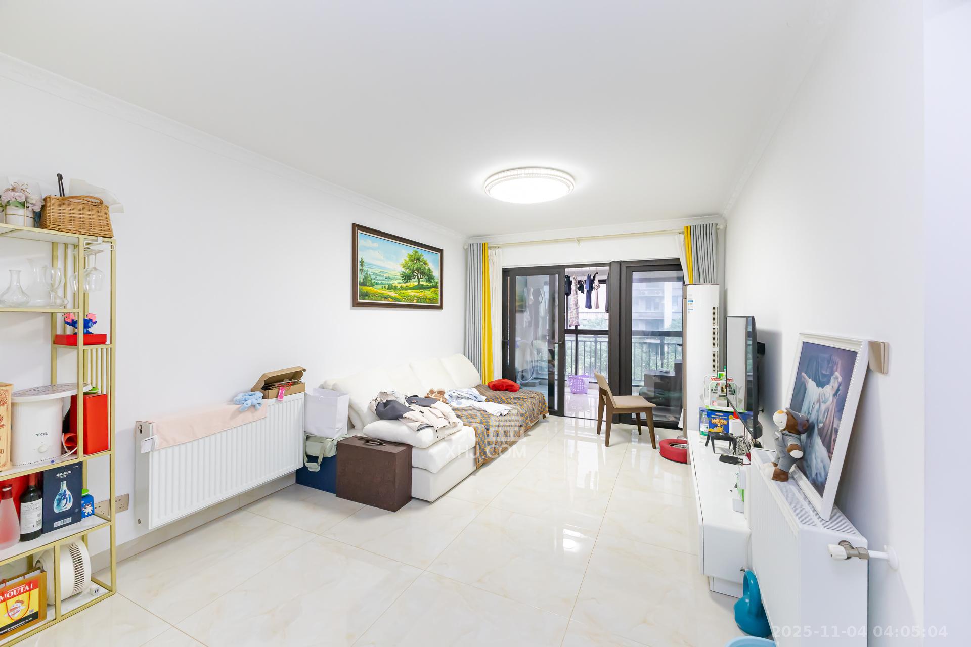 时代倾城三期  2室2厅1卫    65.0万 时代倾城三期  2室2厅1卫    65.0万客厅