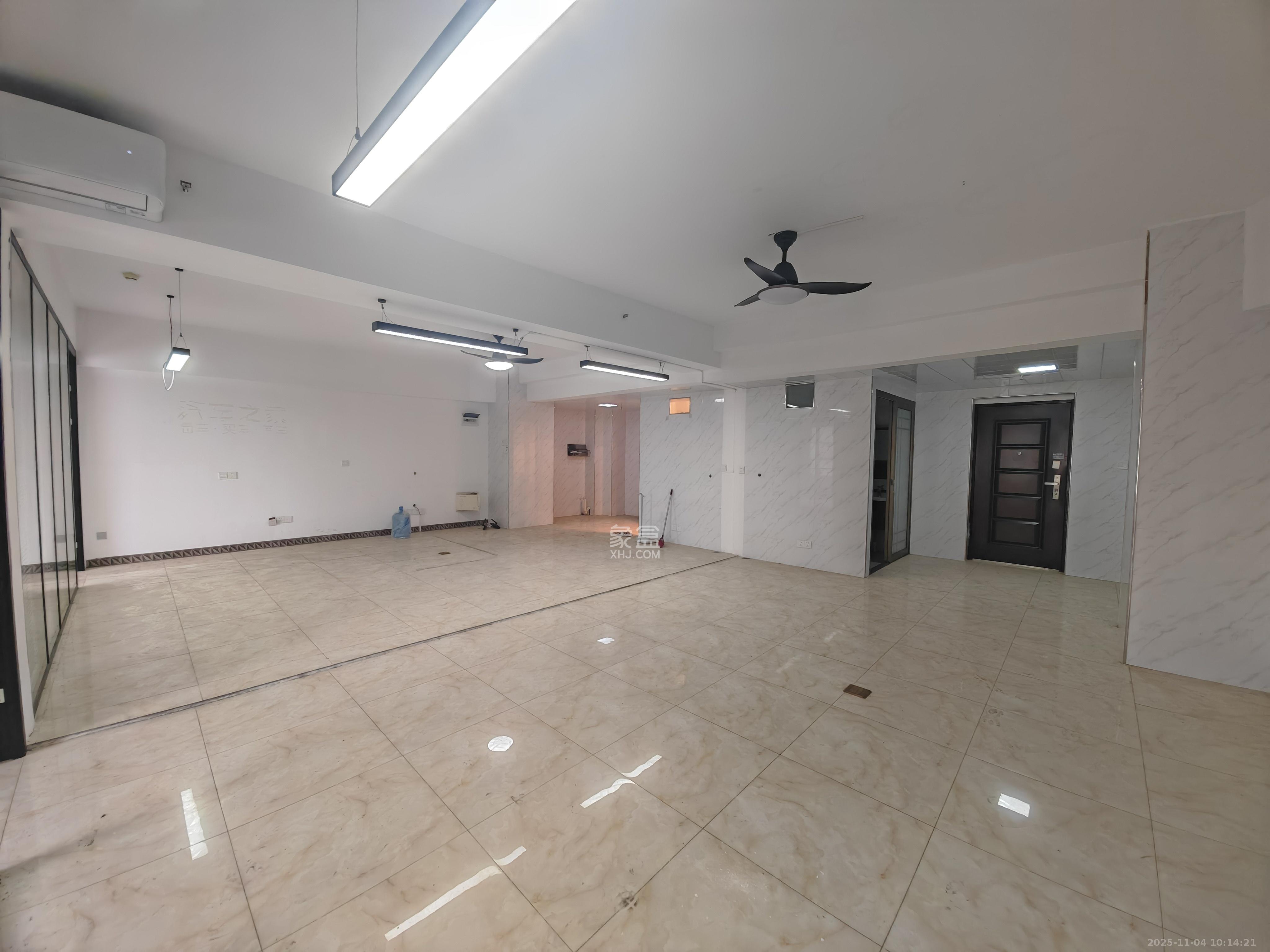 当代滨江MOMA  2室2厅2卫    4000.0元/月室内图