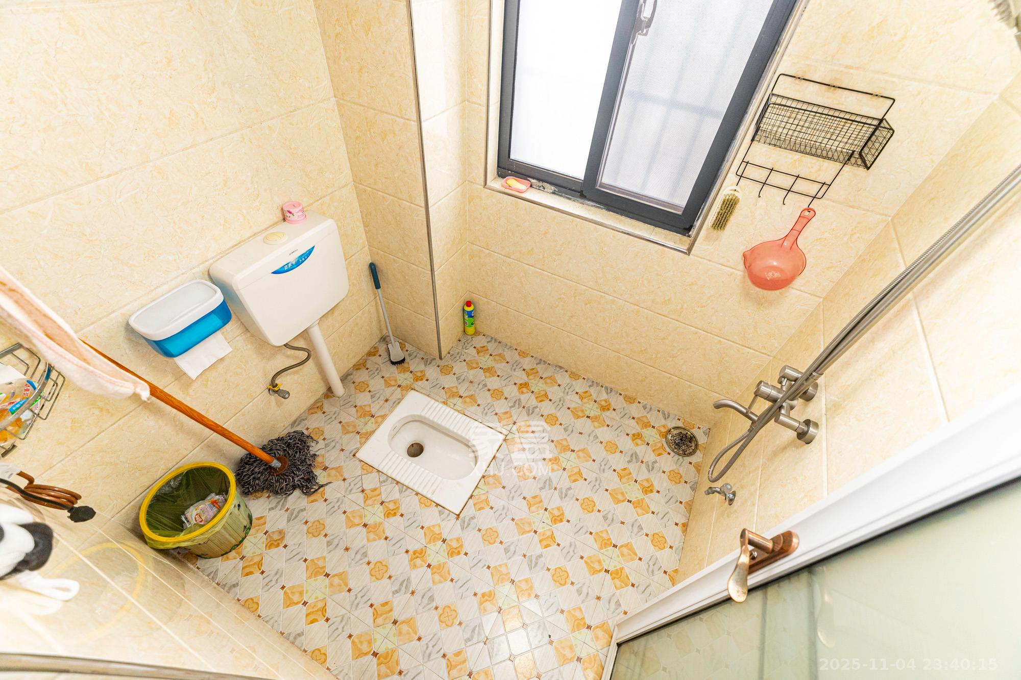 丰源国际 2室1厅1卫 56.0万 丰源国际 2室1厅1卫 56.0万卫生间