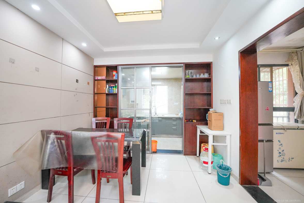 嘉华城(一期) 3室2厅2卫 2500.0元/月 嘉华城(一期) 3室2厅2卫 2500.0元/月室内图