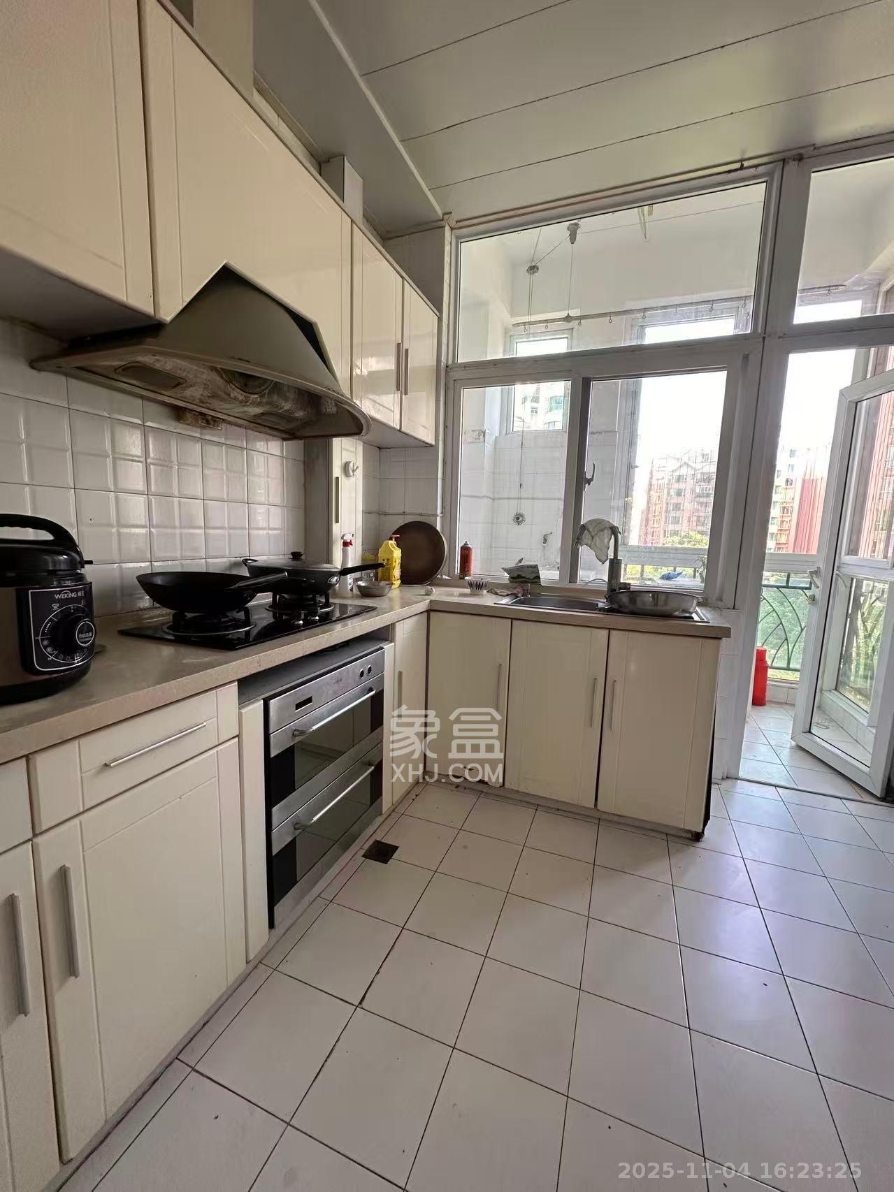 左岸春天  4室2厅2卫    3500.0元/月室内图