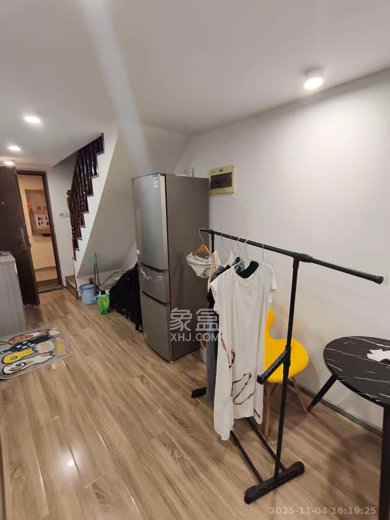 弘坤云寓 1室1厅1卫 1700.0元/月 弘坤云寓 1室1厅1卫 1700.0元/月室内图