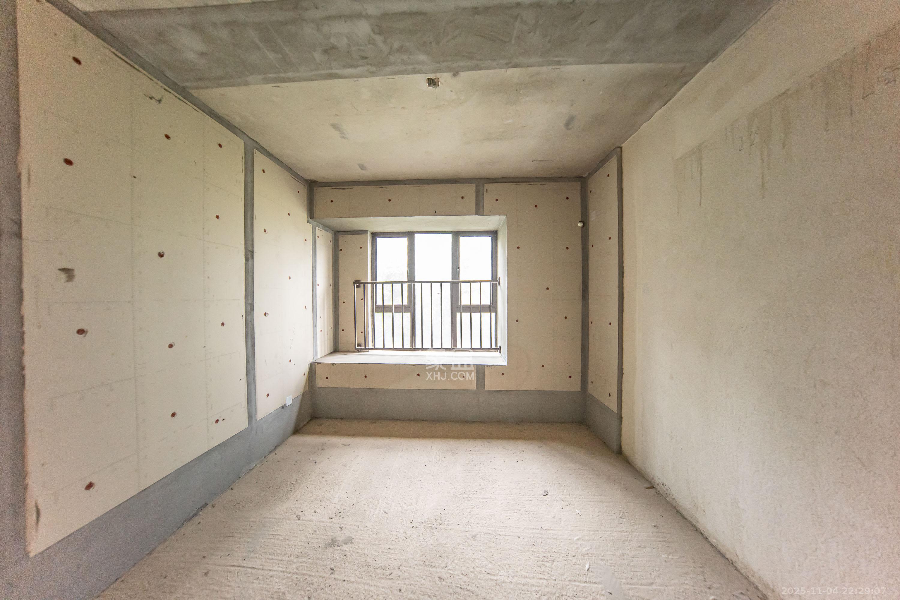 城发恒伟星雅韵(恒伟星辉苑) 4室2厅2卫 199.8万 城发恒伟星雅韵(恒伟星辉苑) 4室2厅2卫 199.8万卧室