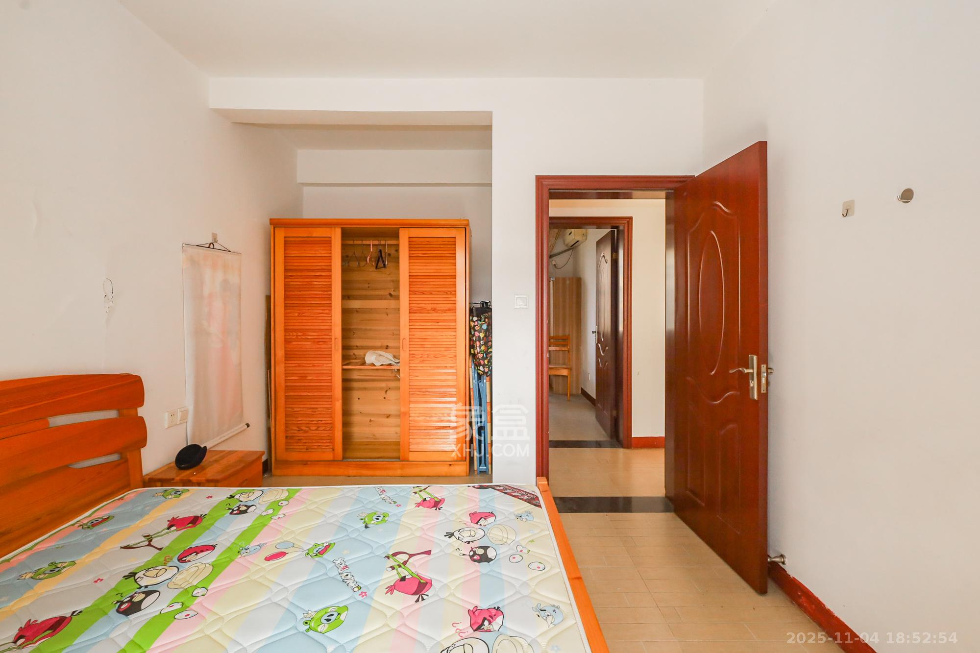 谷山庭院一期 3室2厅1卫 49.8万 谷山庭院一期 3室2厅1卫 49.8万卧室