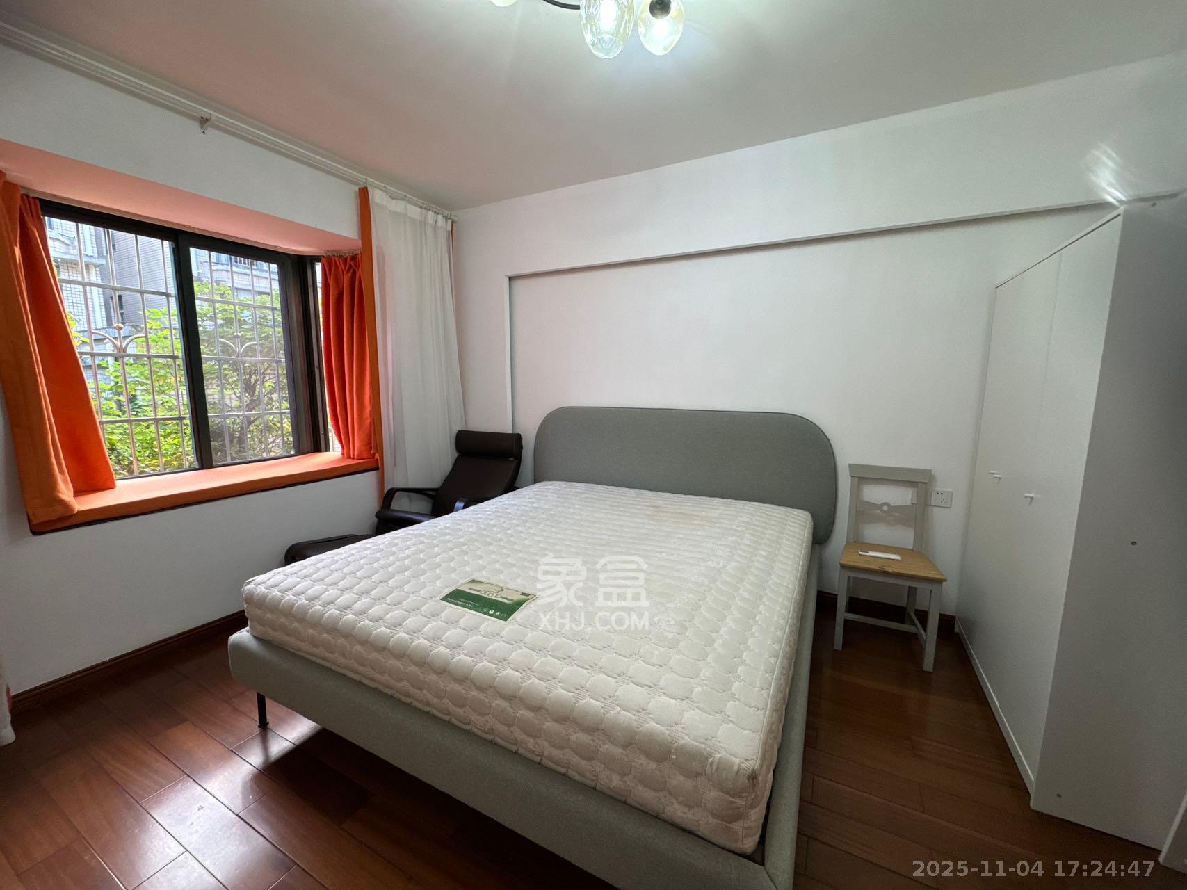 华丽家族  2室2厅1卫    1700.0元/月室内图