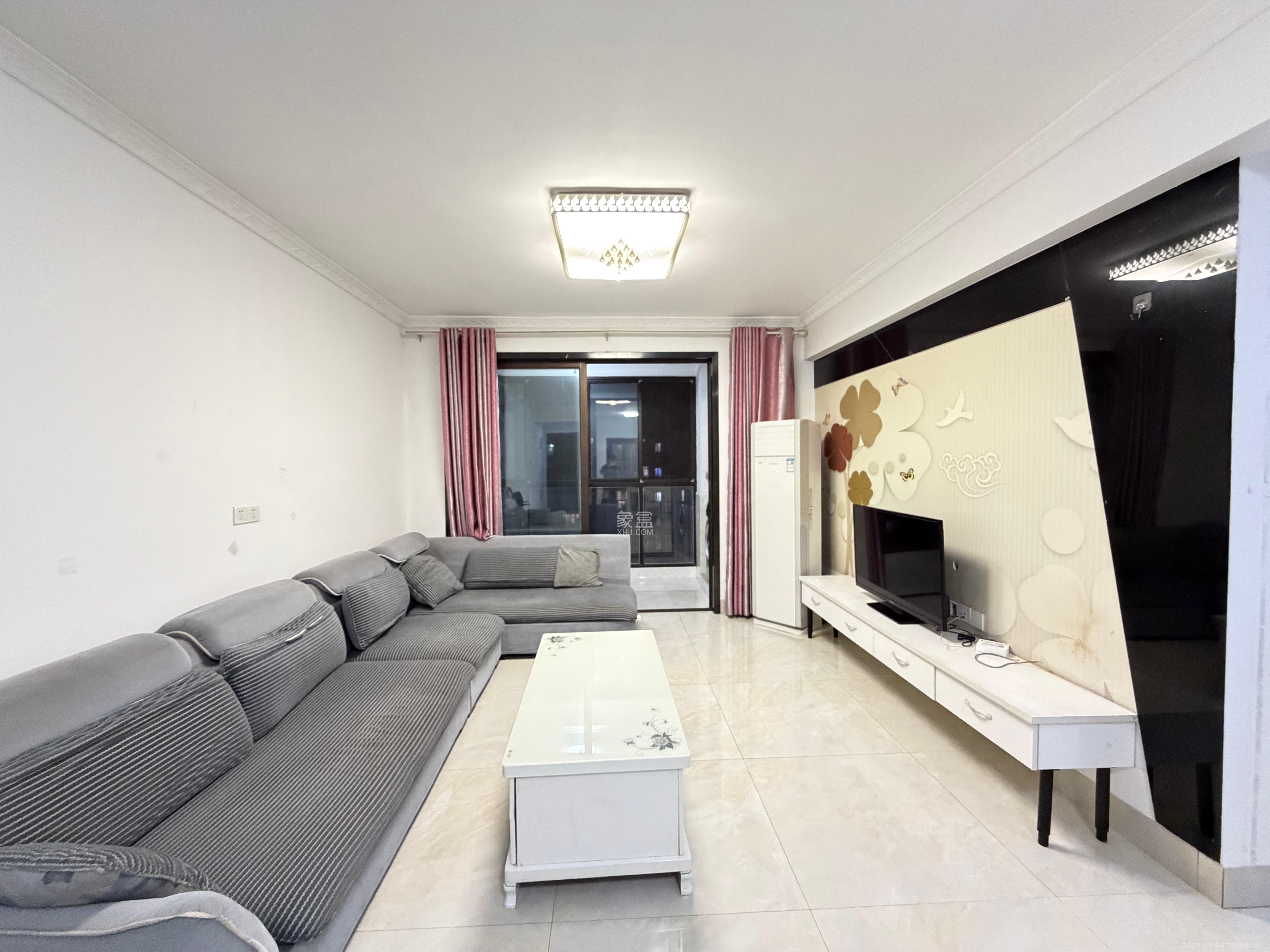 华润凤凰城三期  2室2厅1卫    1900.0元/月室内图1