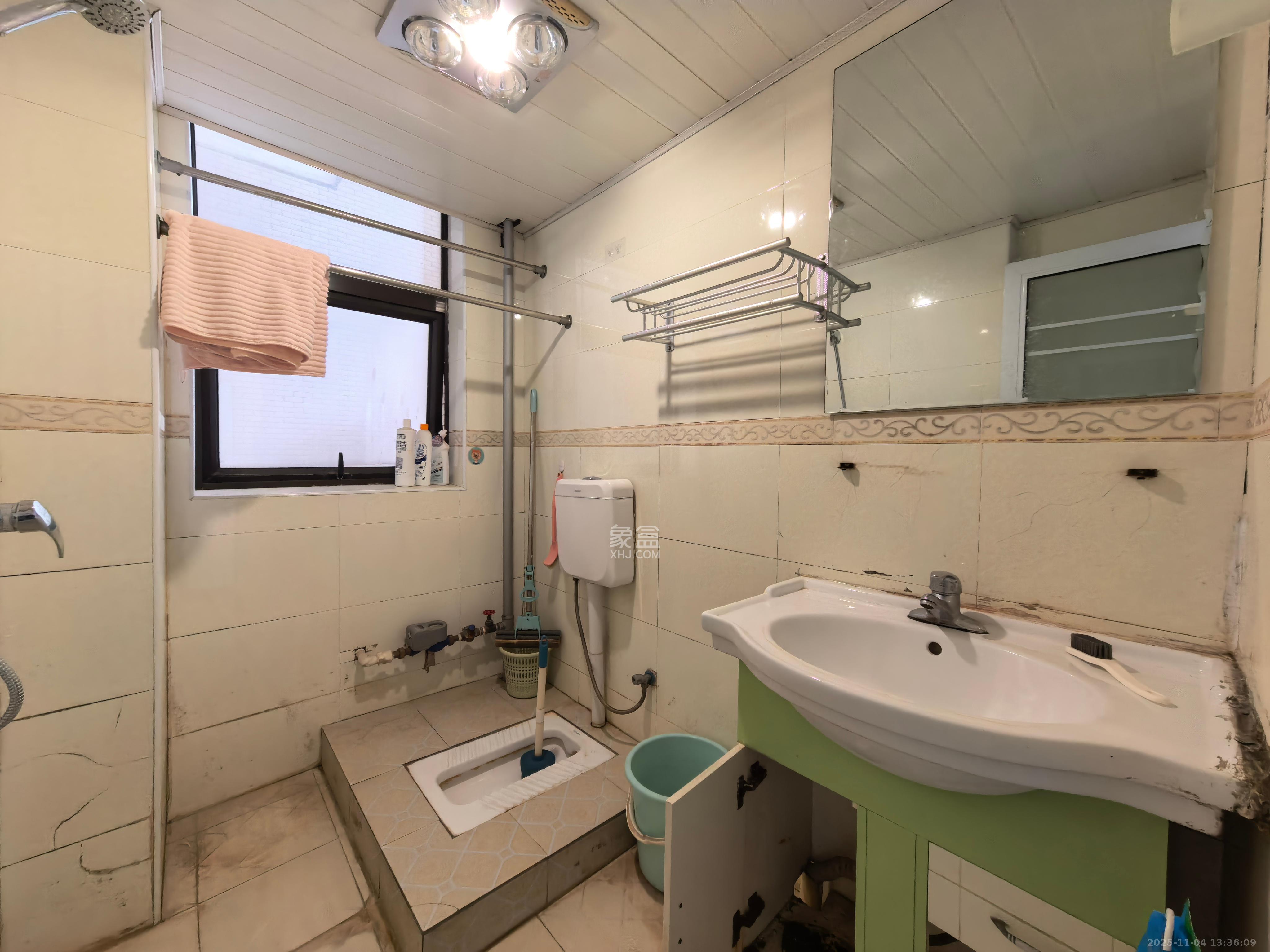 上东辛顿公寓  1室1厅1卫    1600.0元/月室内图