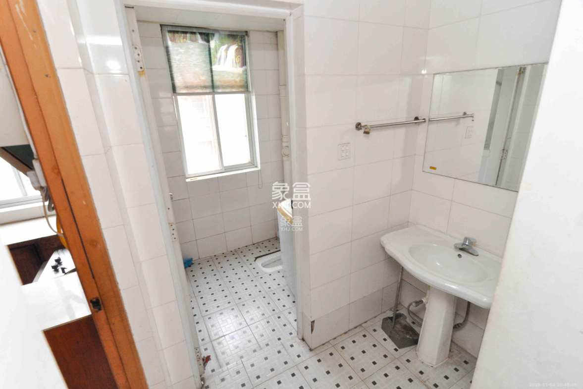 恒万西溪里 3室2厅1卫 3000.0元/月 恒万西溪里 3室2厅1卫 3000.0元/月室内图