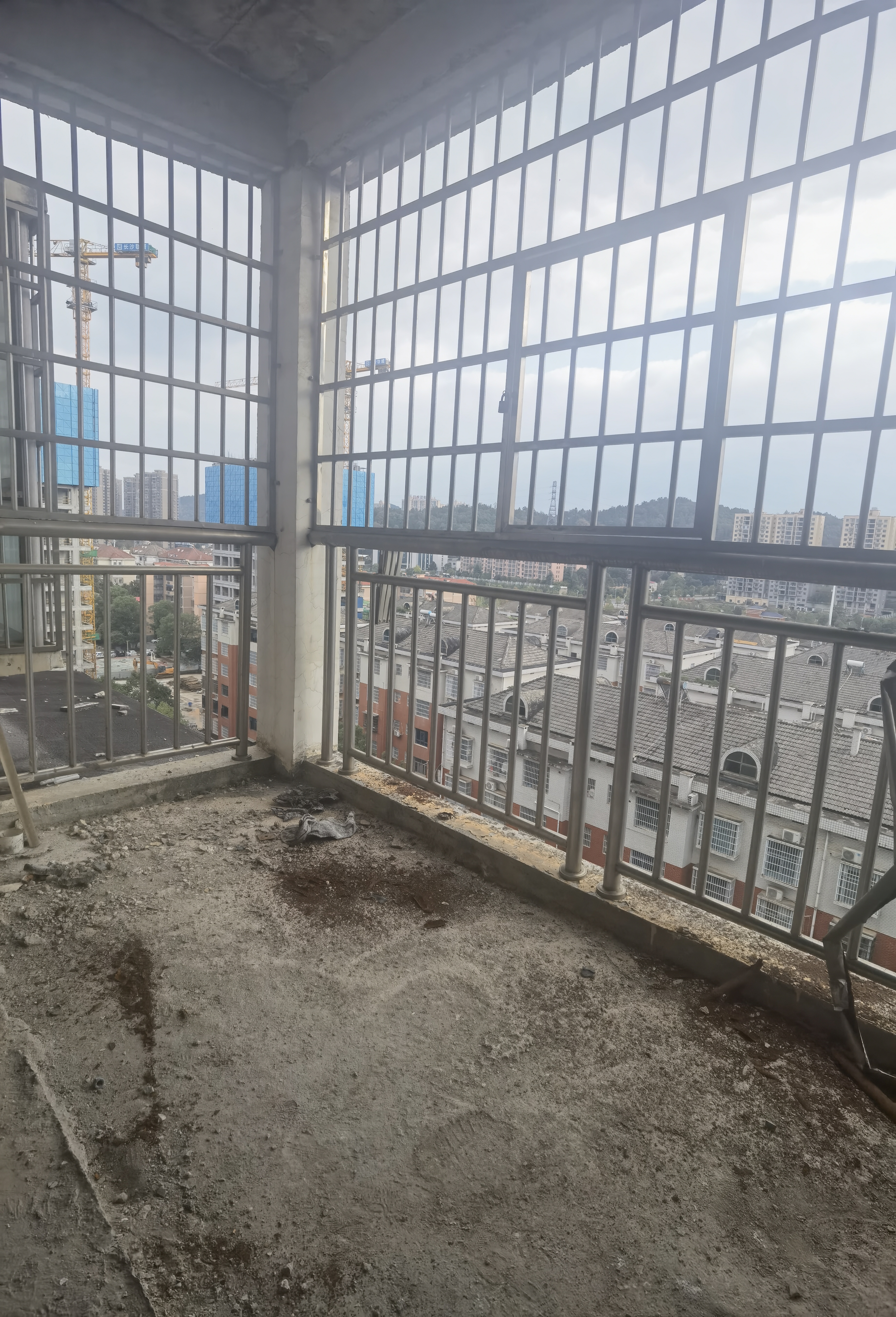 桂花园  2室2厅1卫    32.0万客厅