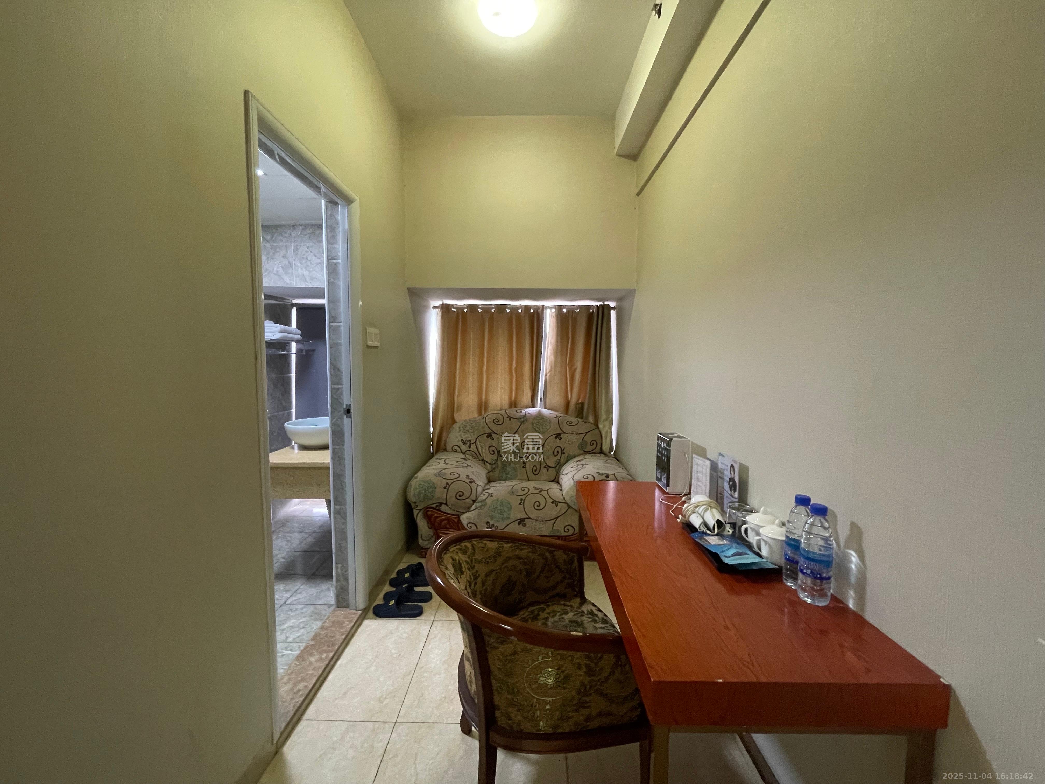 中建芙蓉嘉苑  1室1厅1卫    1300.0元/月室内图