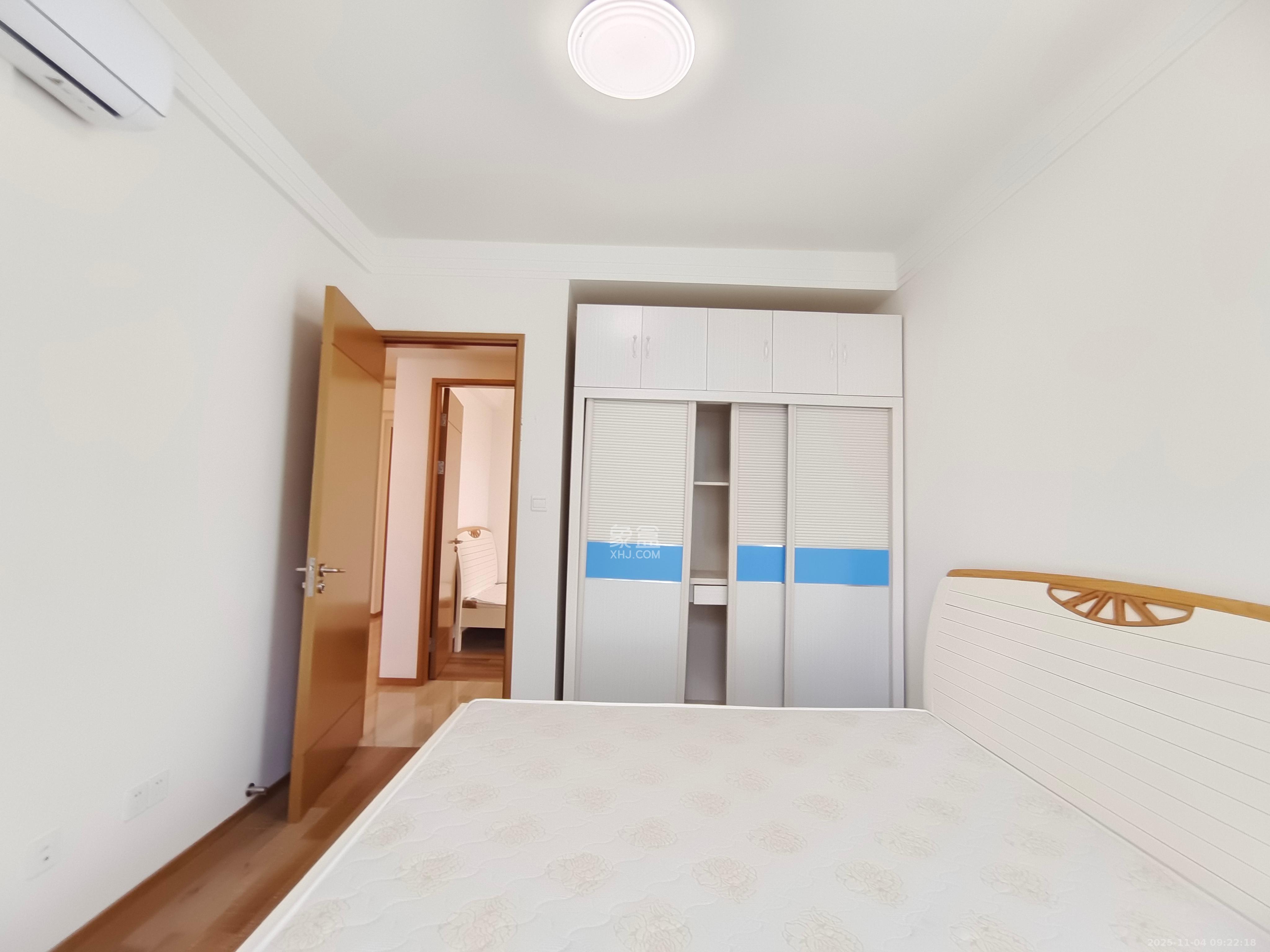 阳光100一期、四五期  3室2厅1卫    2800.0元/月室内图