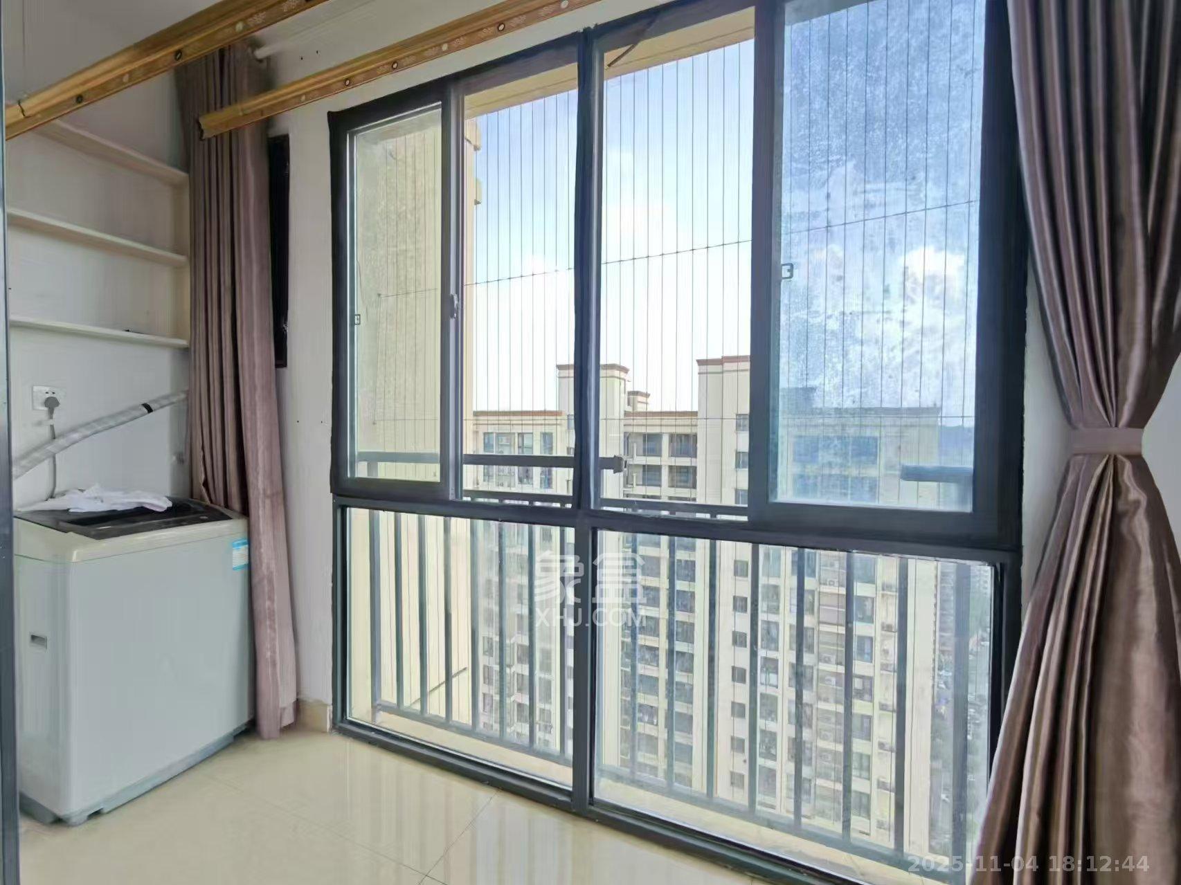 蓝光幸福满庭  2室2厅1卫    2100.0元/月室内图