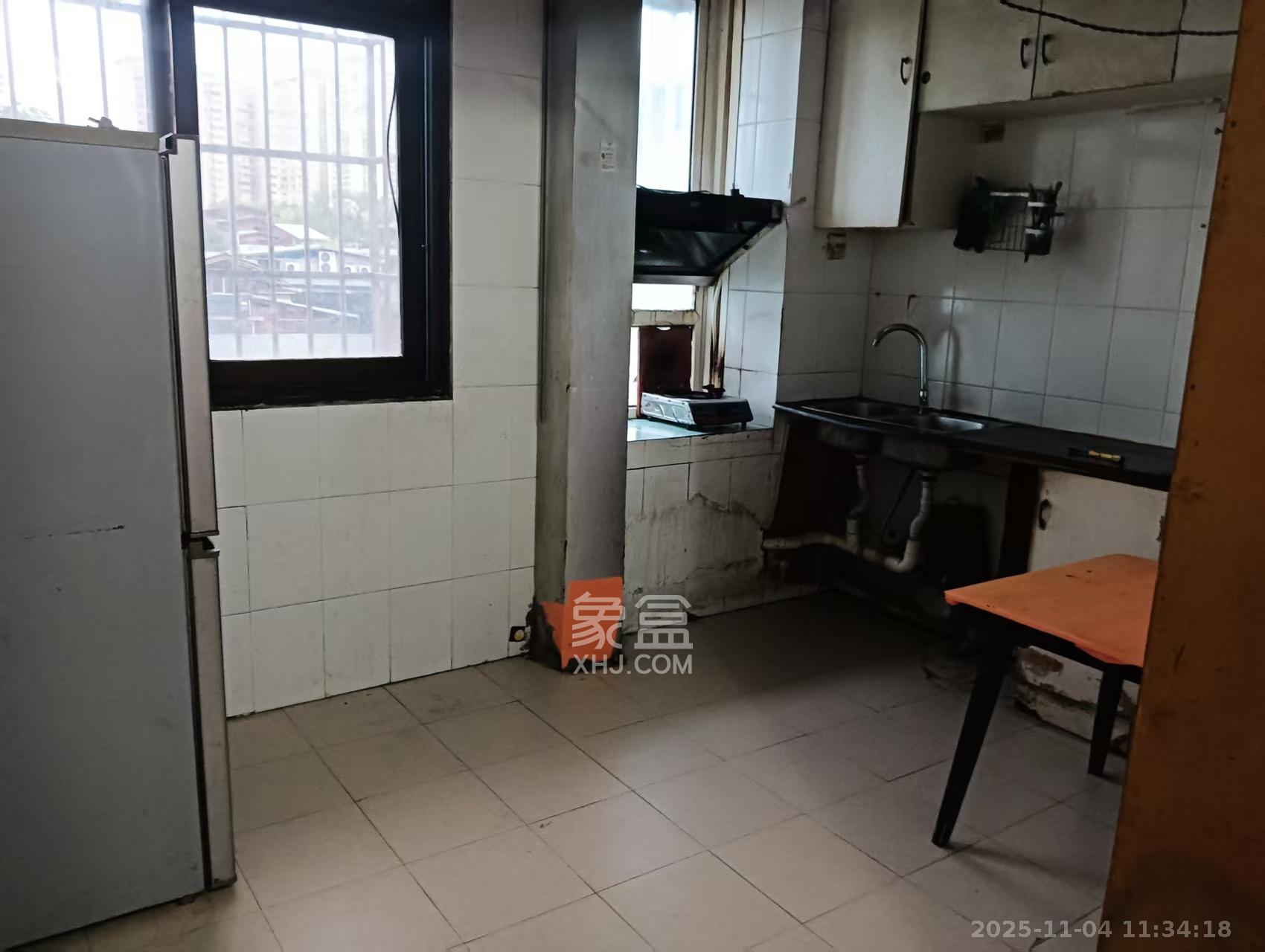 高正街散盘  2室1厅1卫    1400.0元/月 高正街散盘  2室1厅1卫    1400.0元/月室内图