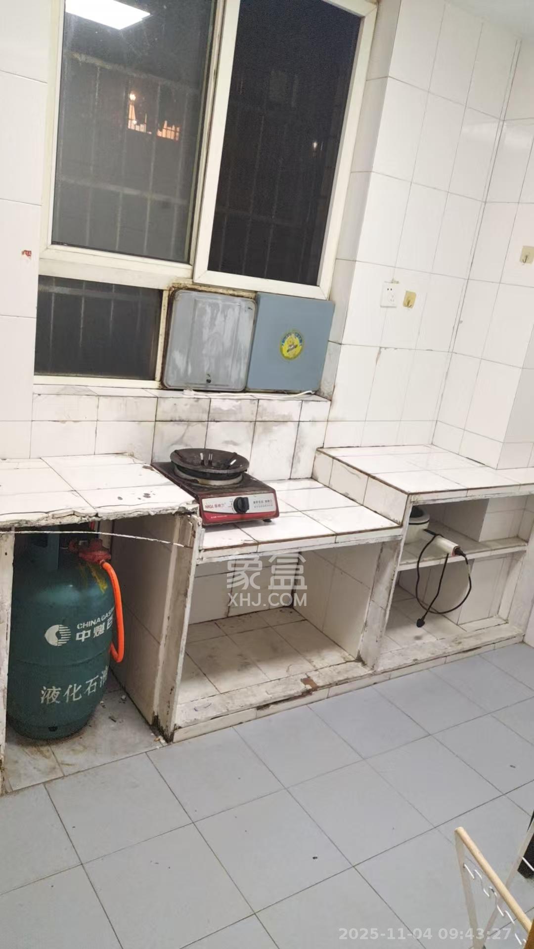 德政园  2室1厅1卫    1500.0元/月室内图