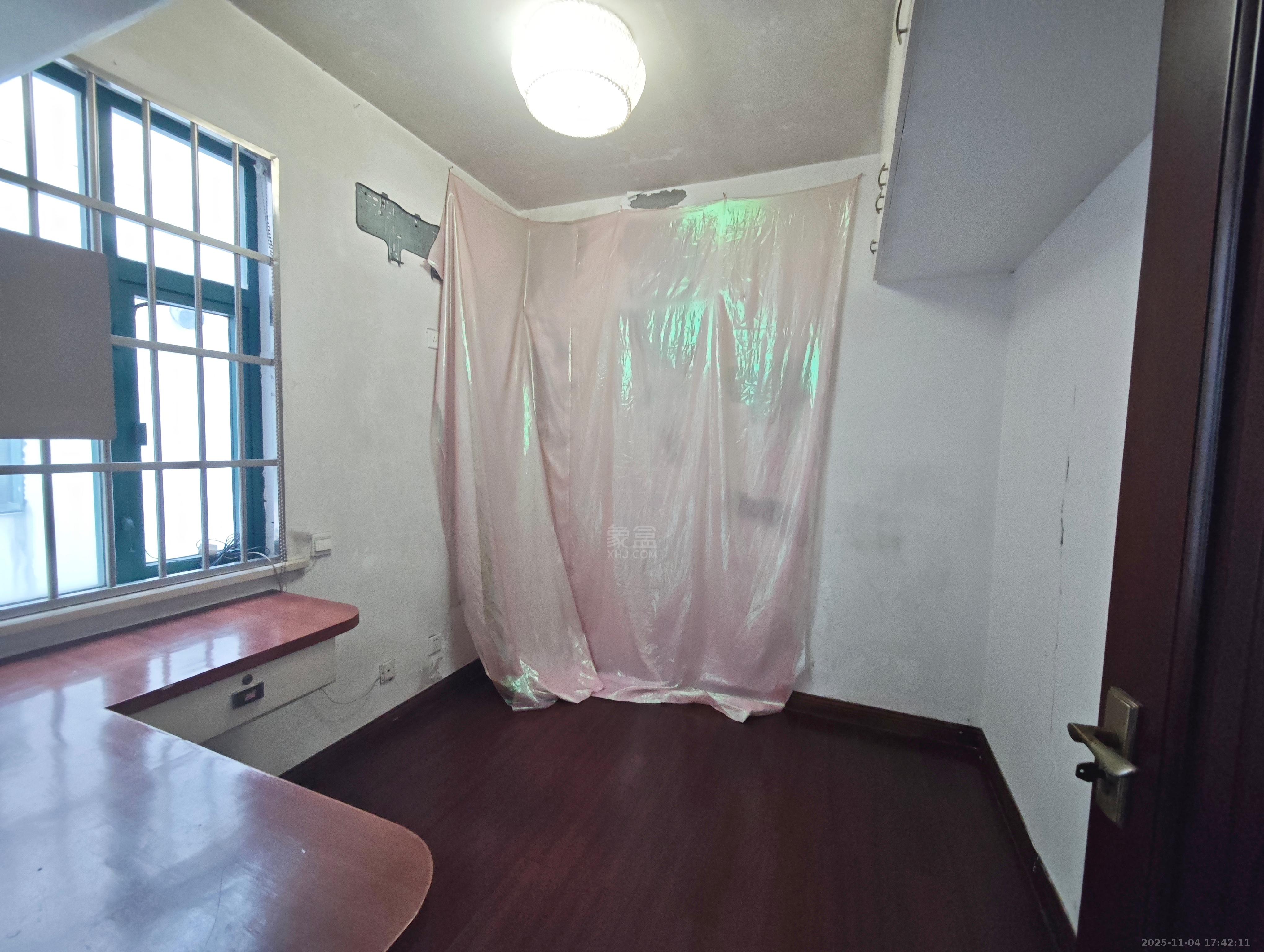 摩登摩天 3室2厅2卫 1500.0元/月 摩登摩天 3室2厅2卫 1500.0元/月室内图