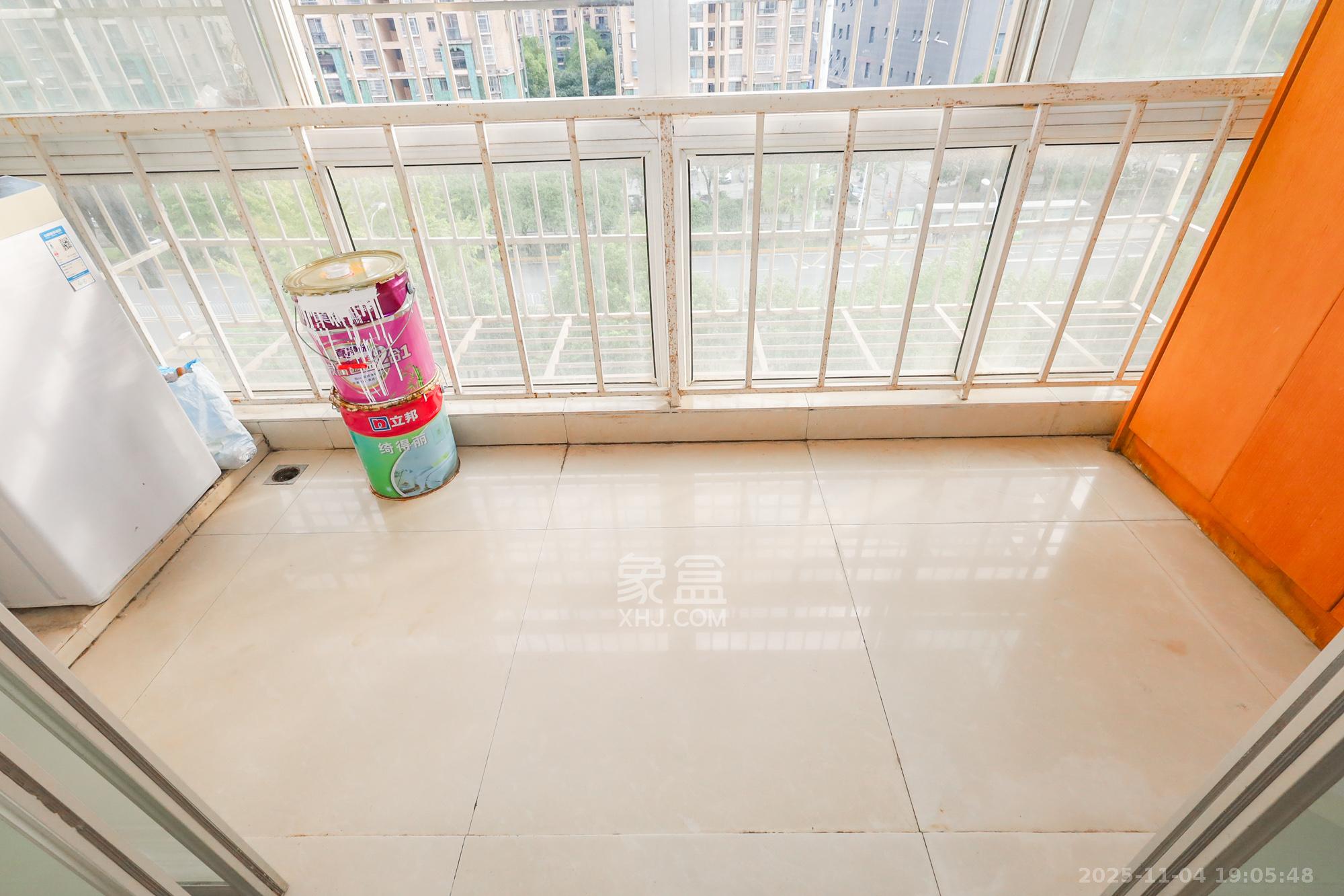 枫林美景 3室2厅1卫 80.0万 枫林美景 3室2厅1卫 80.0万阳台