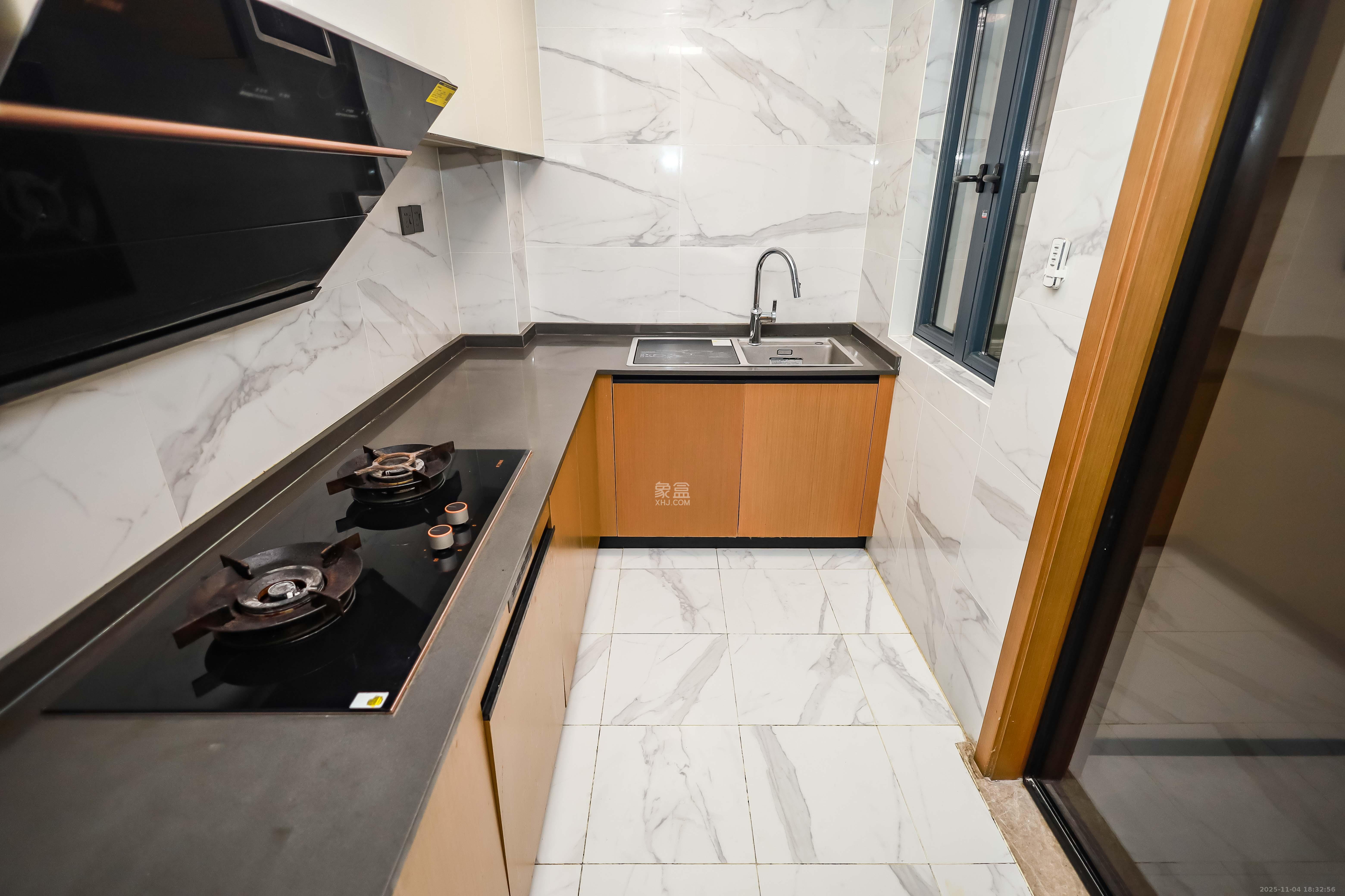 长房云西府一期  3室2厅1卫    92.8万厨房