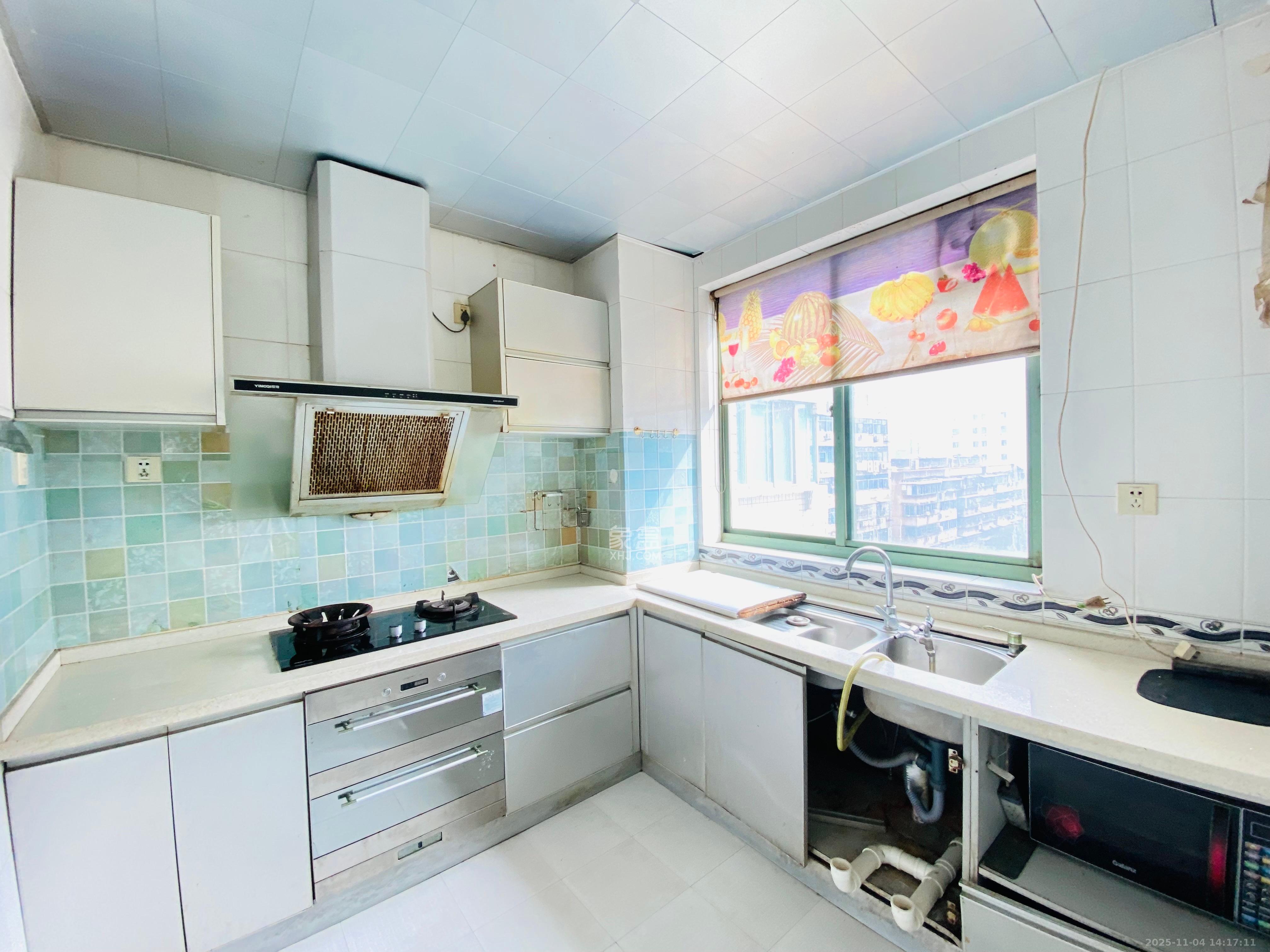 佳逸豪园  4室2厅2卫    3100.0元/月室内图