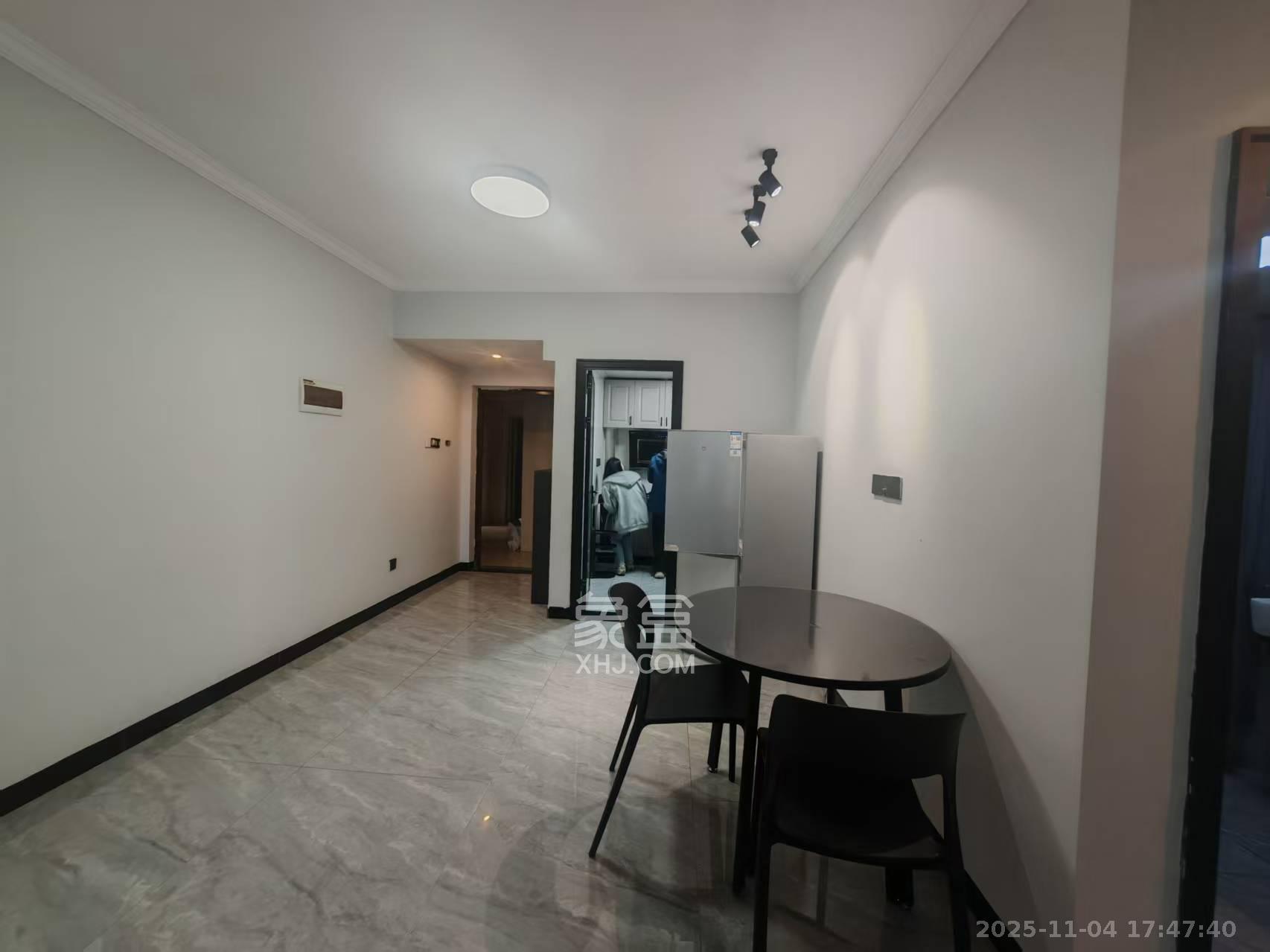 恒广国际景园一二区 1室2厅1卫 2000.0元/月 恒广国际景园一二区 1室2厅1卫 2000.0元/月室内图