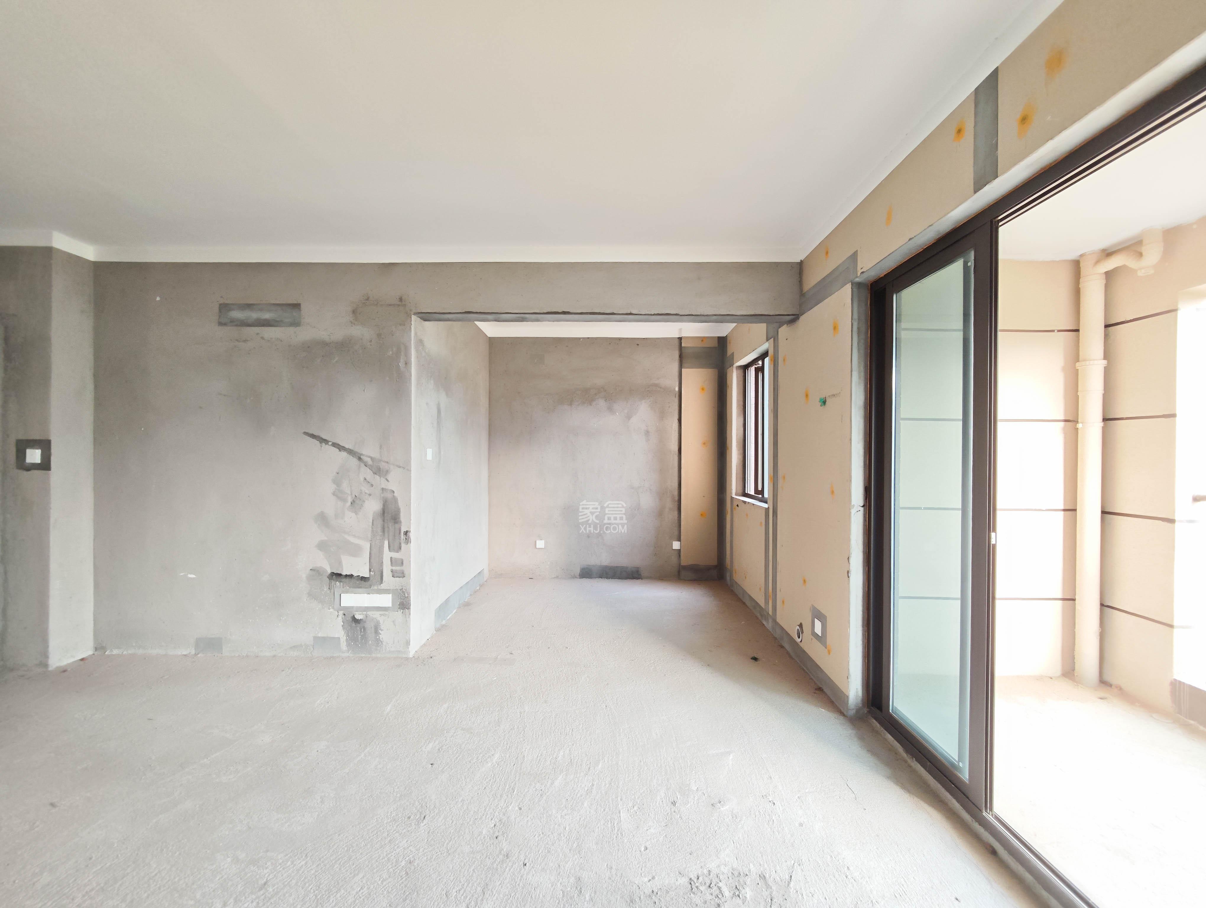 保利城（中航城国际社区、郡原美村）  4室2厅2卫    148.0万客厅