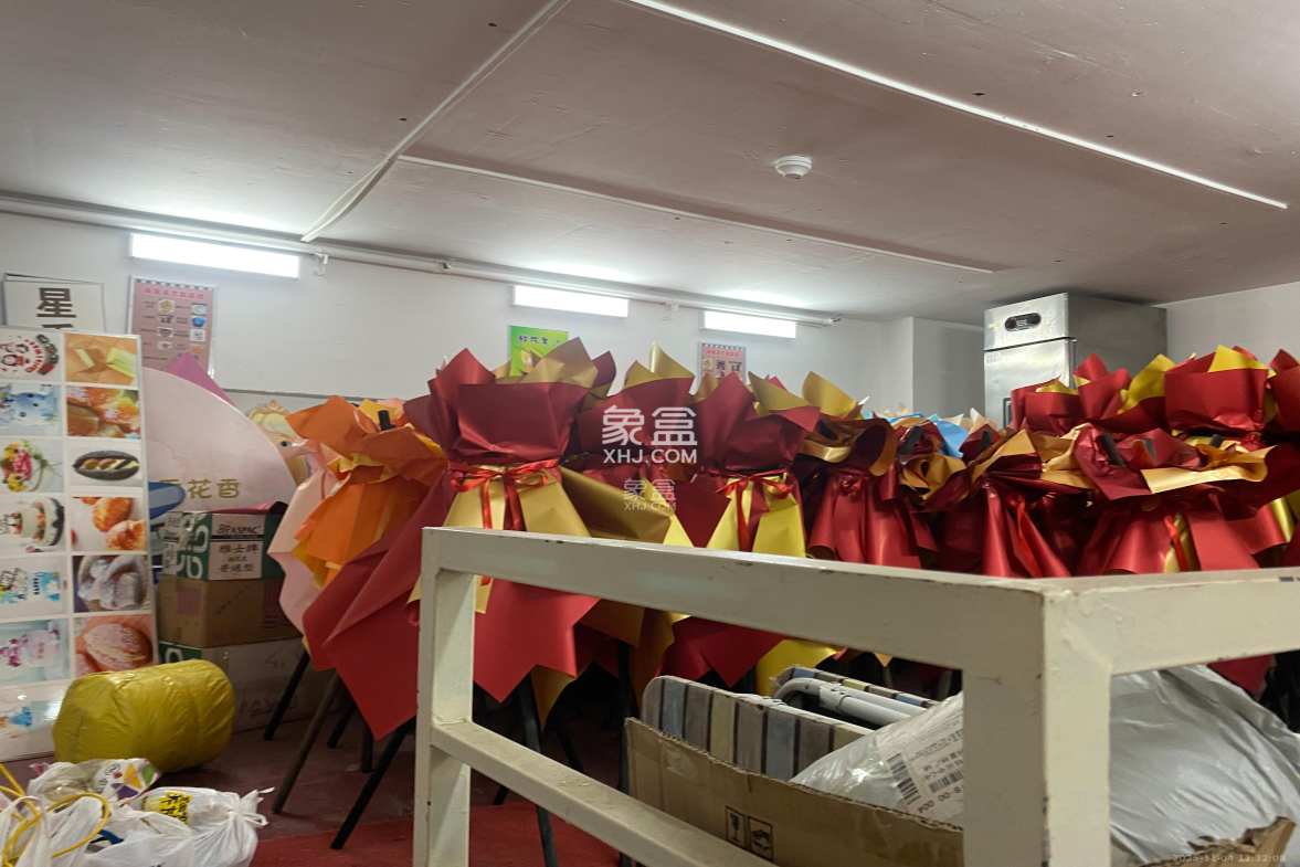 华润置地广场二期 2室2厅1卫 3500.0元/月 华润置地广场二期 2室2厅1卫 3500.0元/月室内图