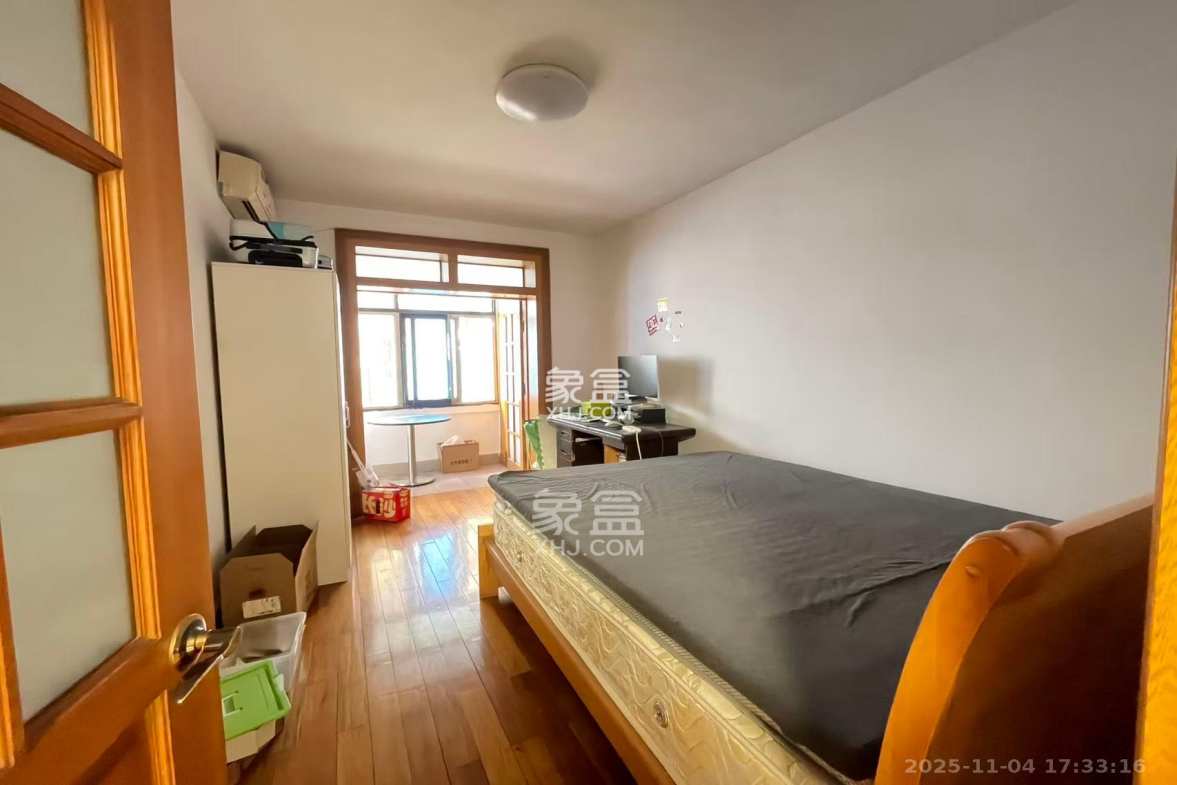 华银小区 1室1厅1卫 880.0元/月 华银小区 1室1厅1卫 880.0元/月室内图