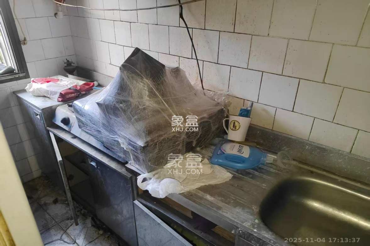 三兴公寓(三兴小区) 3室1厅1卫 2500.0元/月 三兴公寓(三兴小区) 3室1厅1卫 2500.0元/月室内图