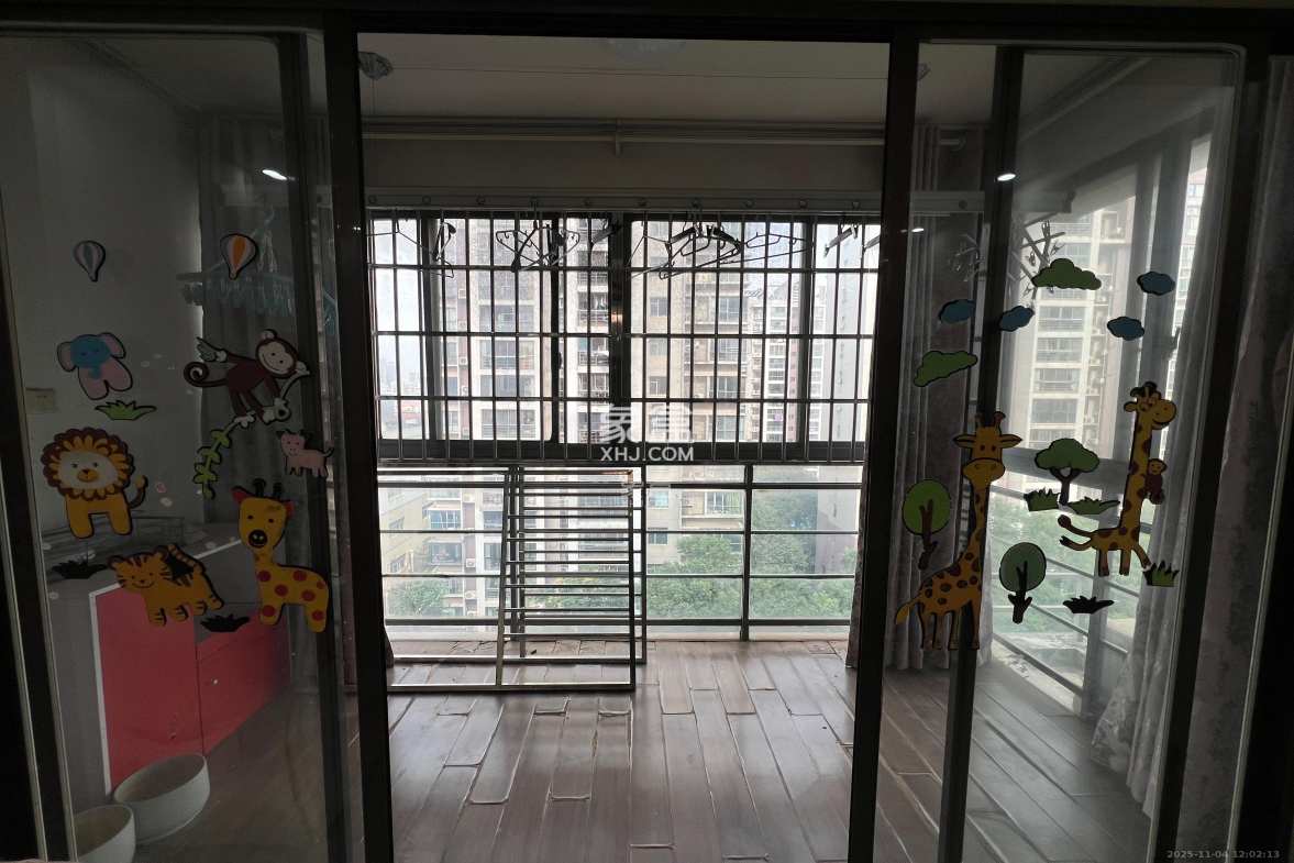 银港水晶城 3室2厅2卫 2600.0元/月 银港水晶城 3室2厅2卫 2600.0元/月室内图