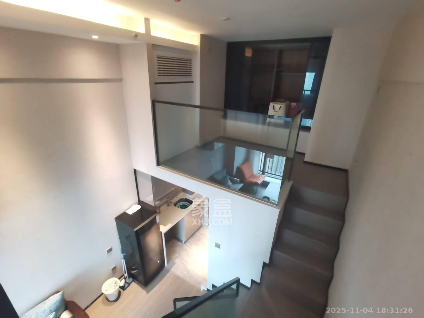 中一鲲出（鲲鹏府）  2室1厅1卫    2400.0元/月室内图