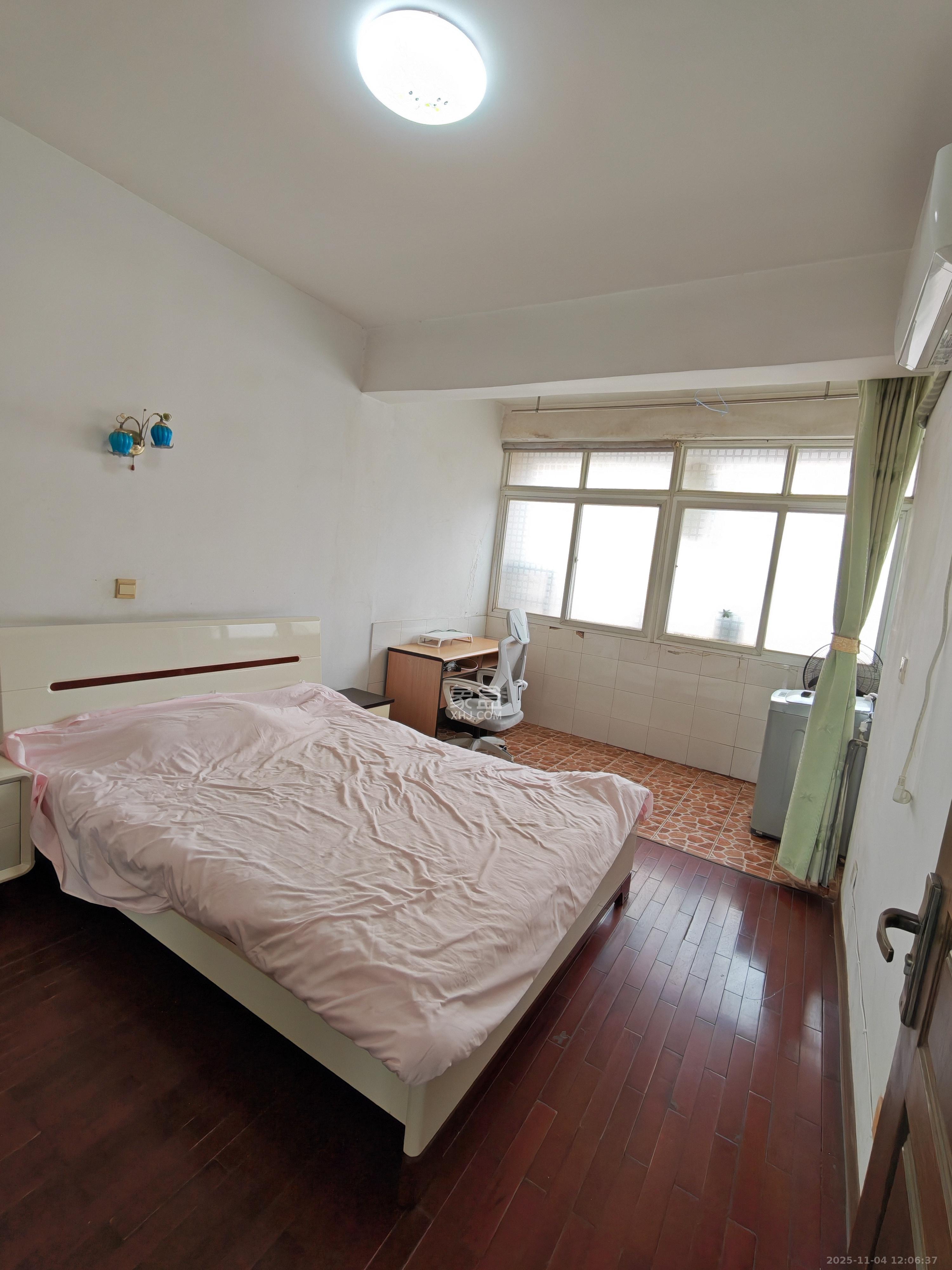 红星商务楼（红星蔬菜批发大市场）  2室1厅1卫    1200.0元/月室内图