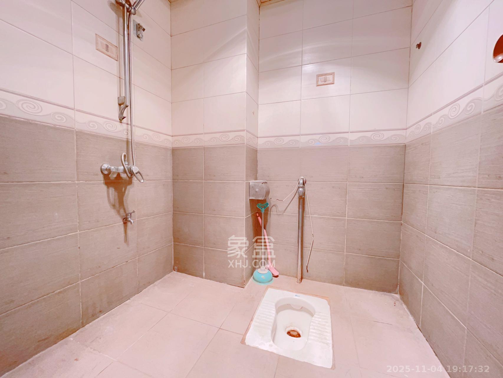 万事佳景园  3室1厅1卫    1900.0元/月室内图