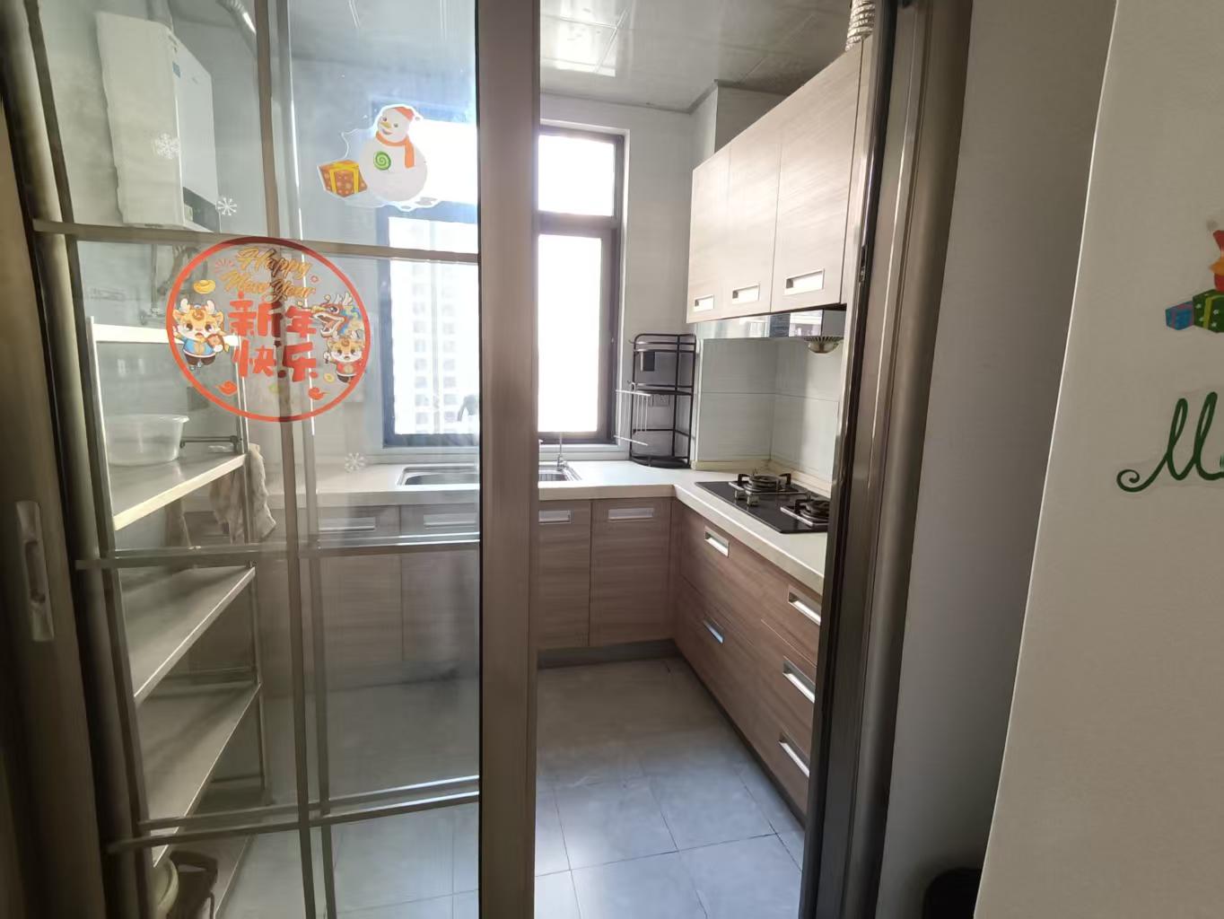 丽景天下一期  3室2厅2卫    2000.0元/月室内图