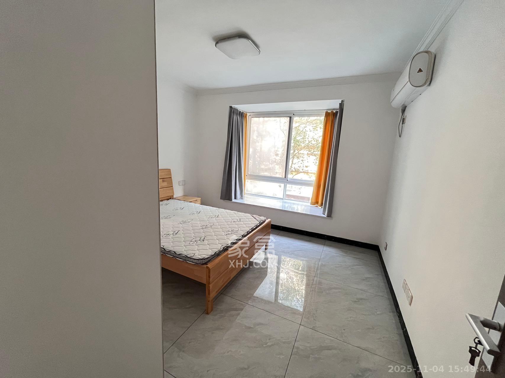 枫华府第  3室2厅2卫    2000.0元/月室内图