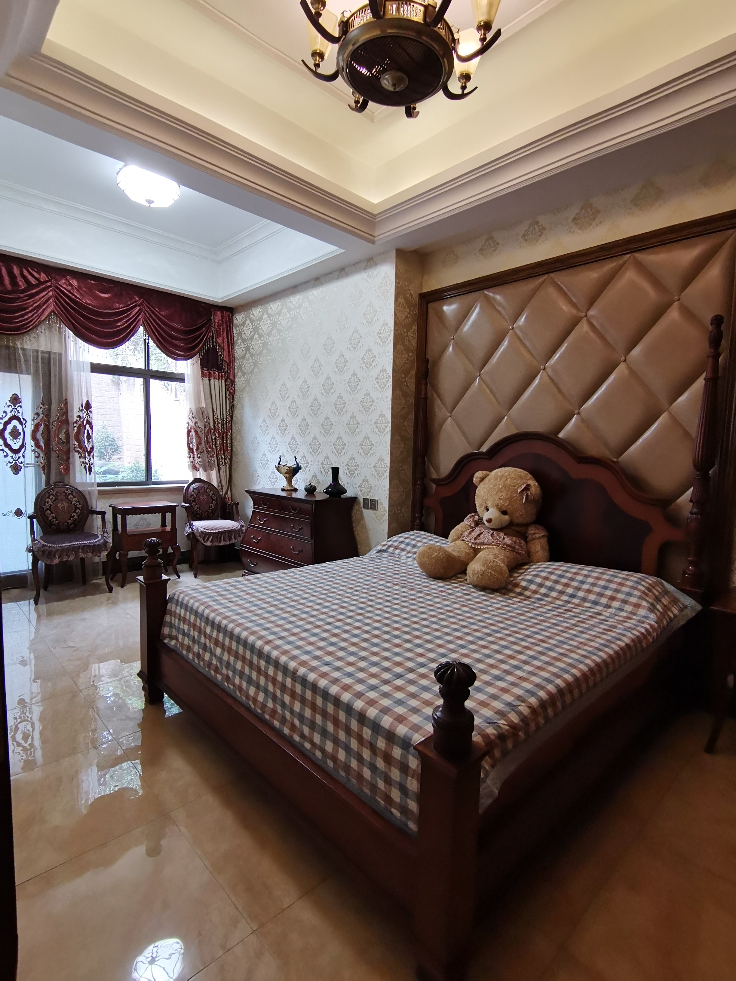 碧桂园  4室2厅3卫    418.0万卧室