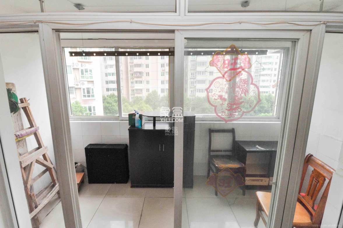 恒万西溪里 3室2厅1卫 3000.0元/月 恒万西溪里 3室2厅1卫 3000.0元/月室内图