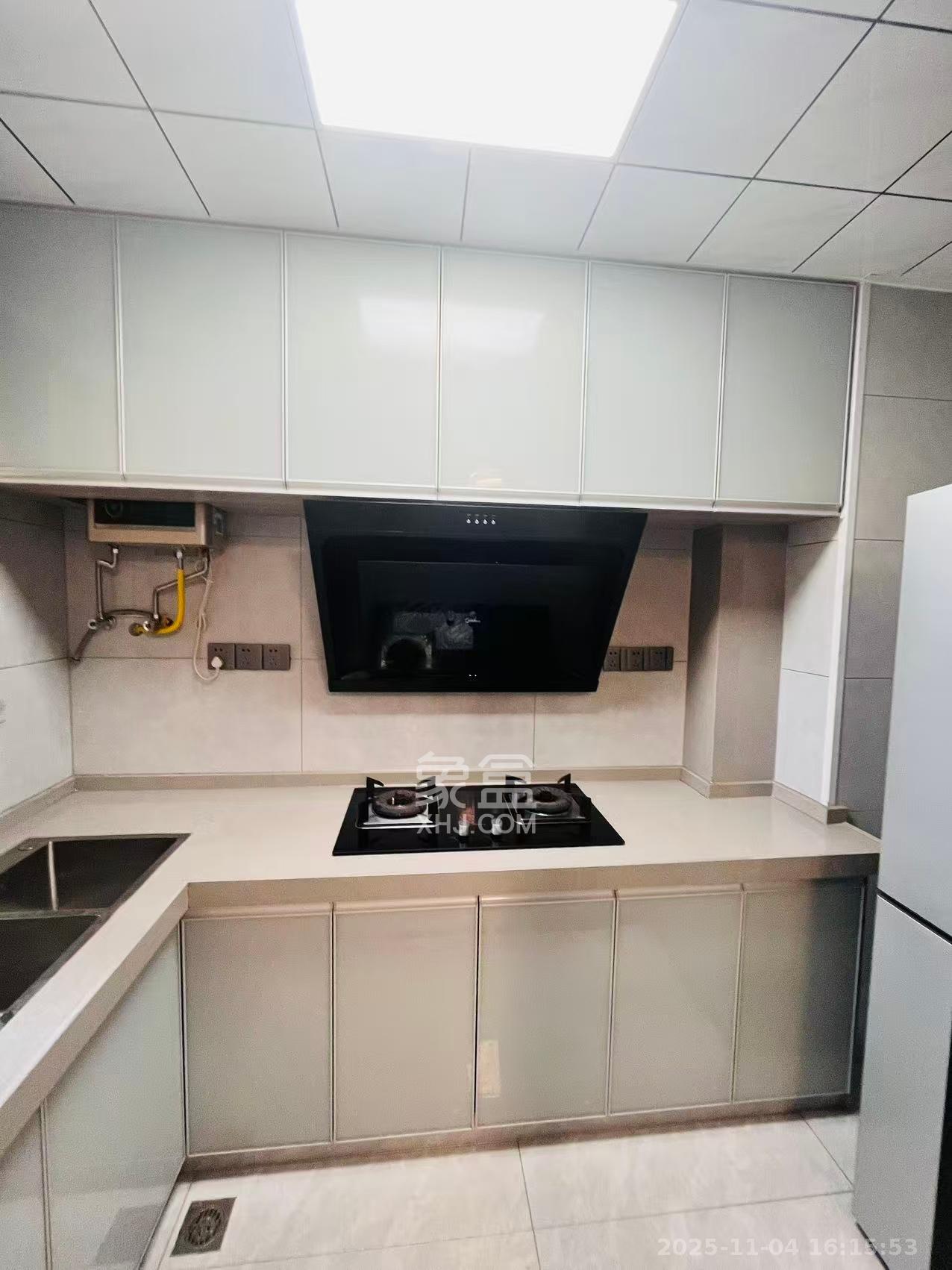 和润园三期  3室2厅2卫    2600.0元/月室内图