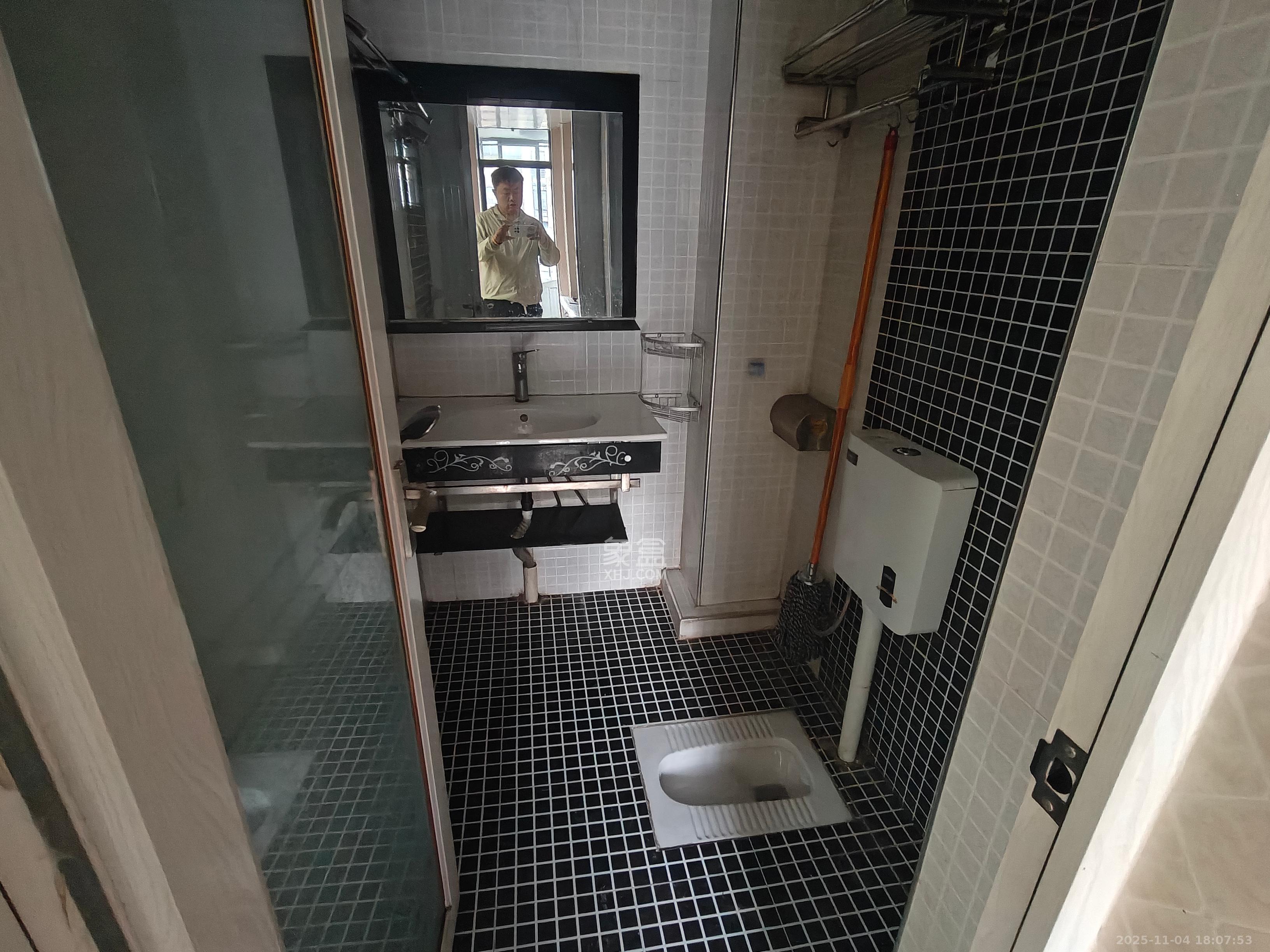 时代先锋  1室1厅1卫    1400.0元/月室内图